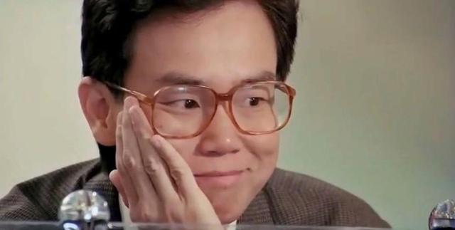 黄百鸣先生作为娱乐圈的资深编剧,导演,出品人,曾经缔造过无数的辉煌