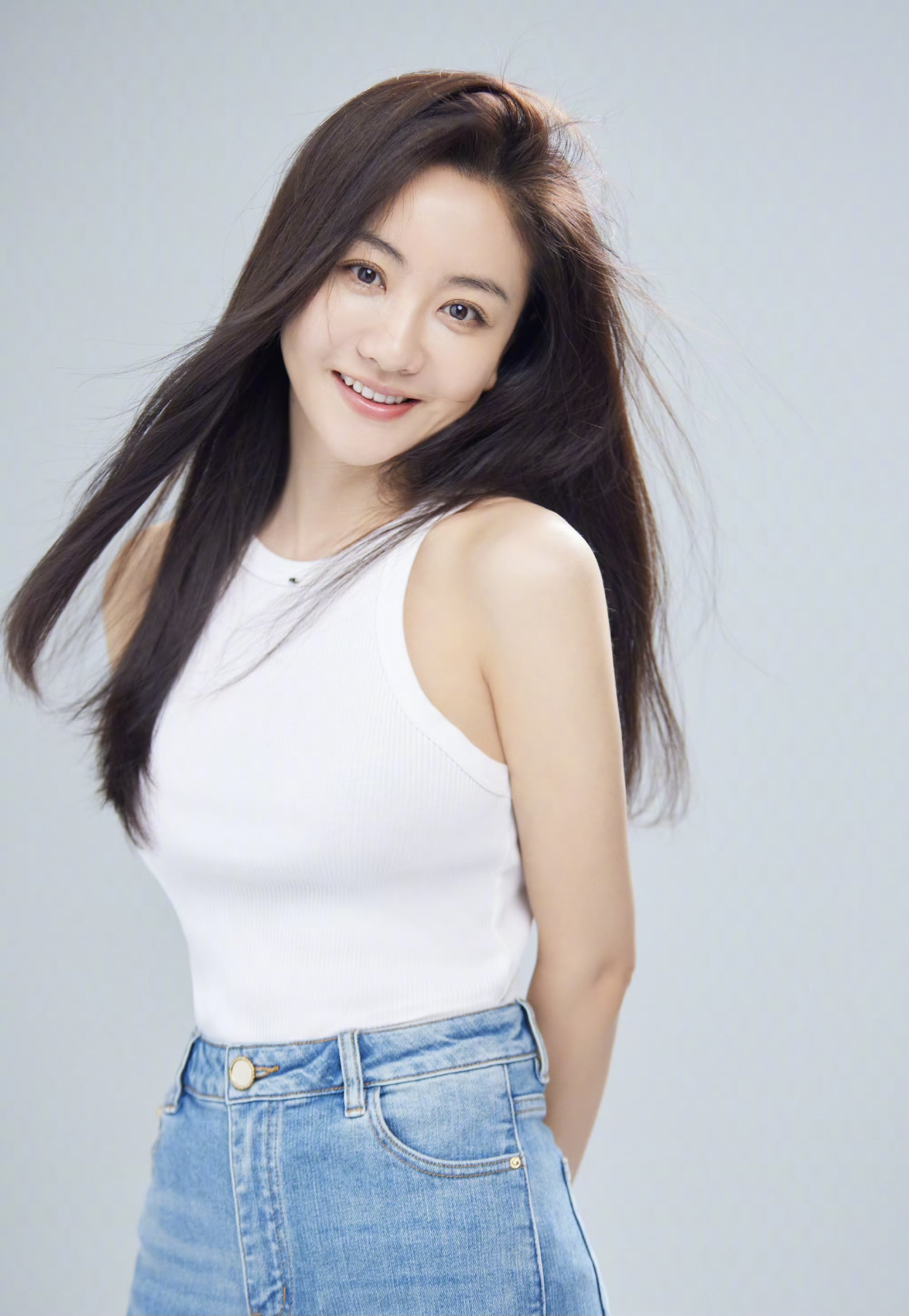 但杨蓉可是手握《陆贞传奇》萧唤云,《明侦》推理女王两张王炸的人!