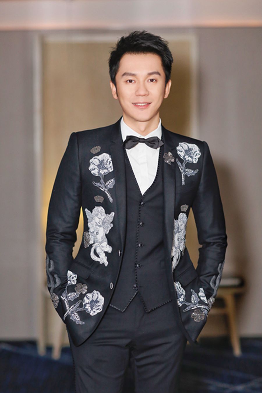 李晨899一只的labubu升值近6倍,李晨这只labubu可不一般,它是2020年