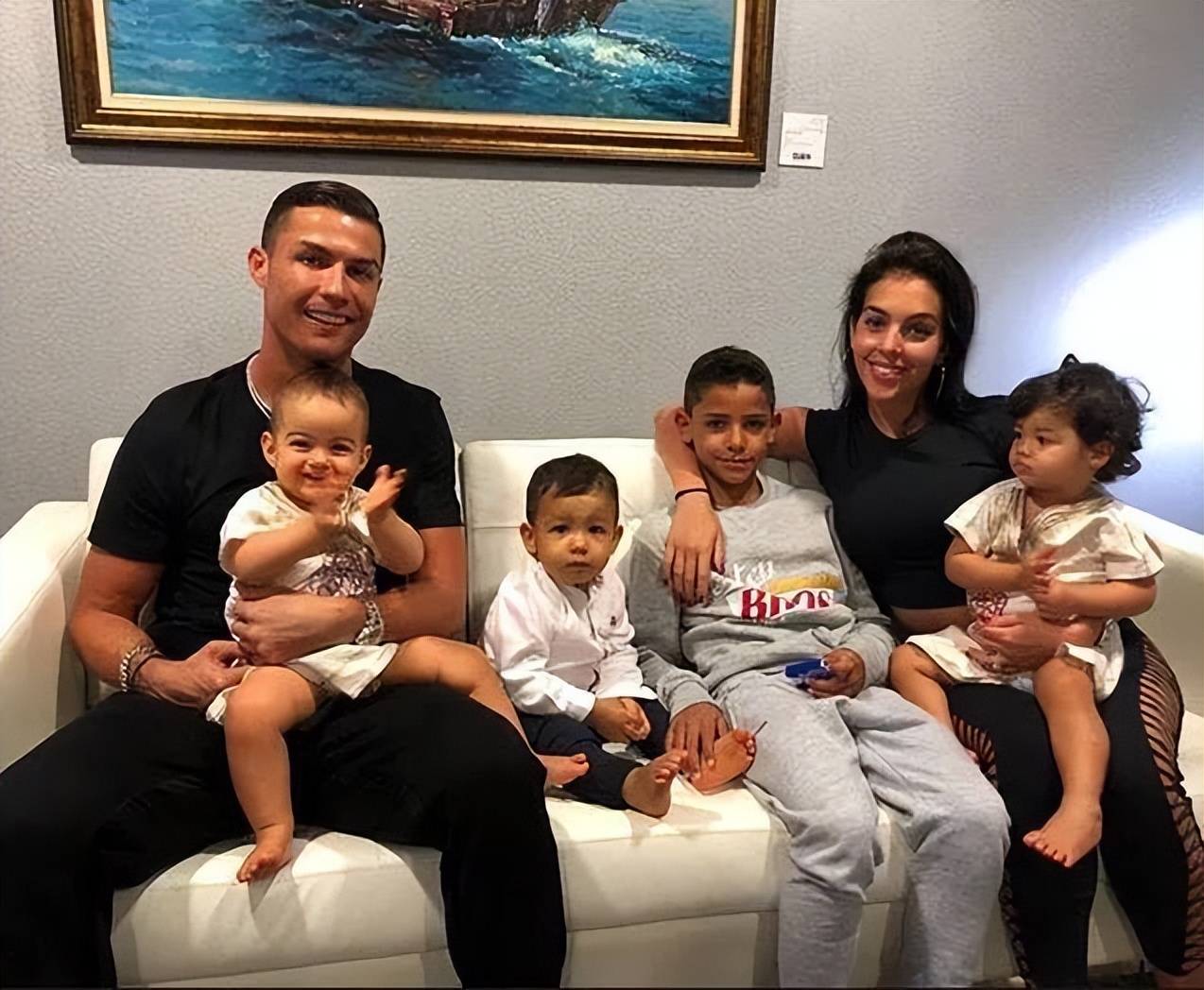 【初遇惊鸿,九年羁绊藏深情】2016 年马德里商场的一