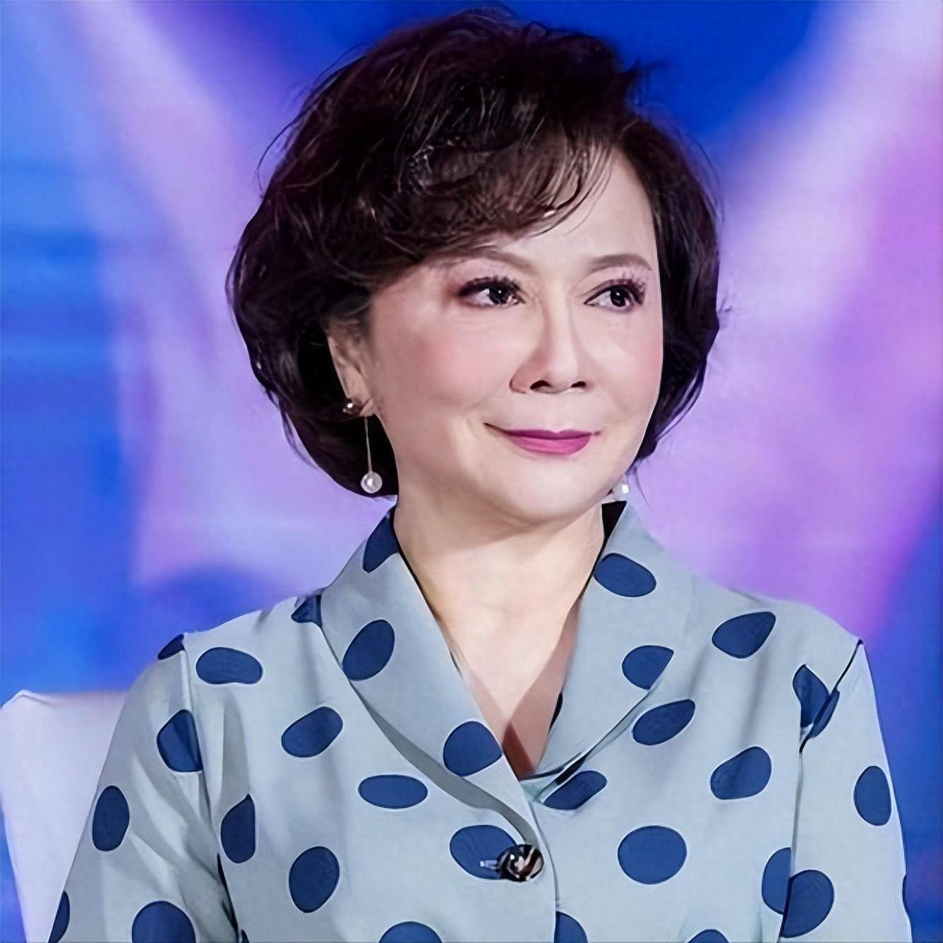 蔡明春晚蔡明近照蔡明近照照片演员蔡明图片蔡明小品照片春晚