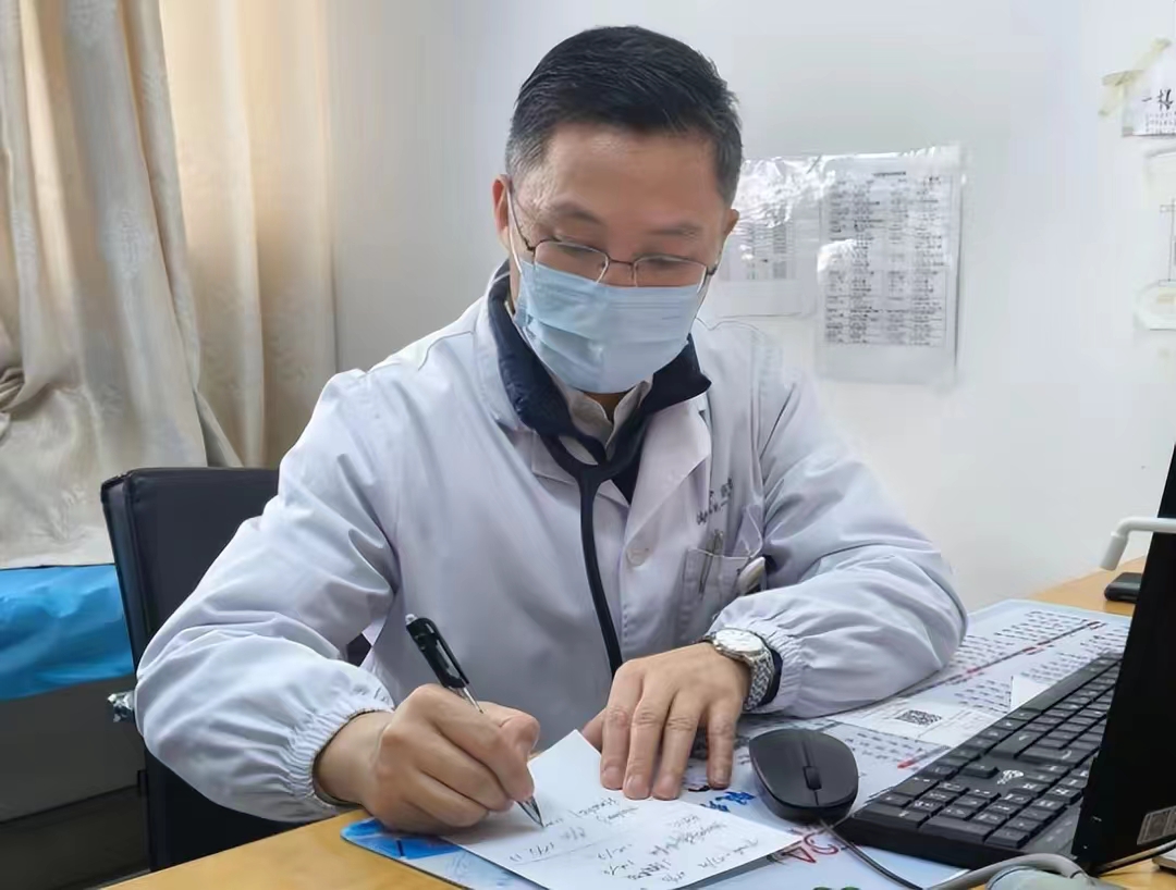 没有回来,找到时,已经患有精神分裂,从此,父母从找女儿,变成了找医生