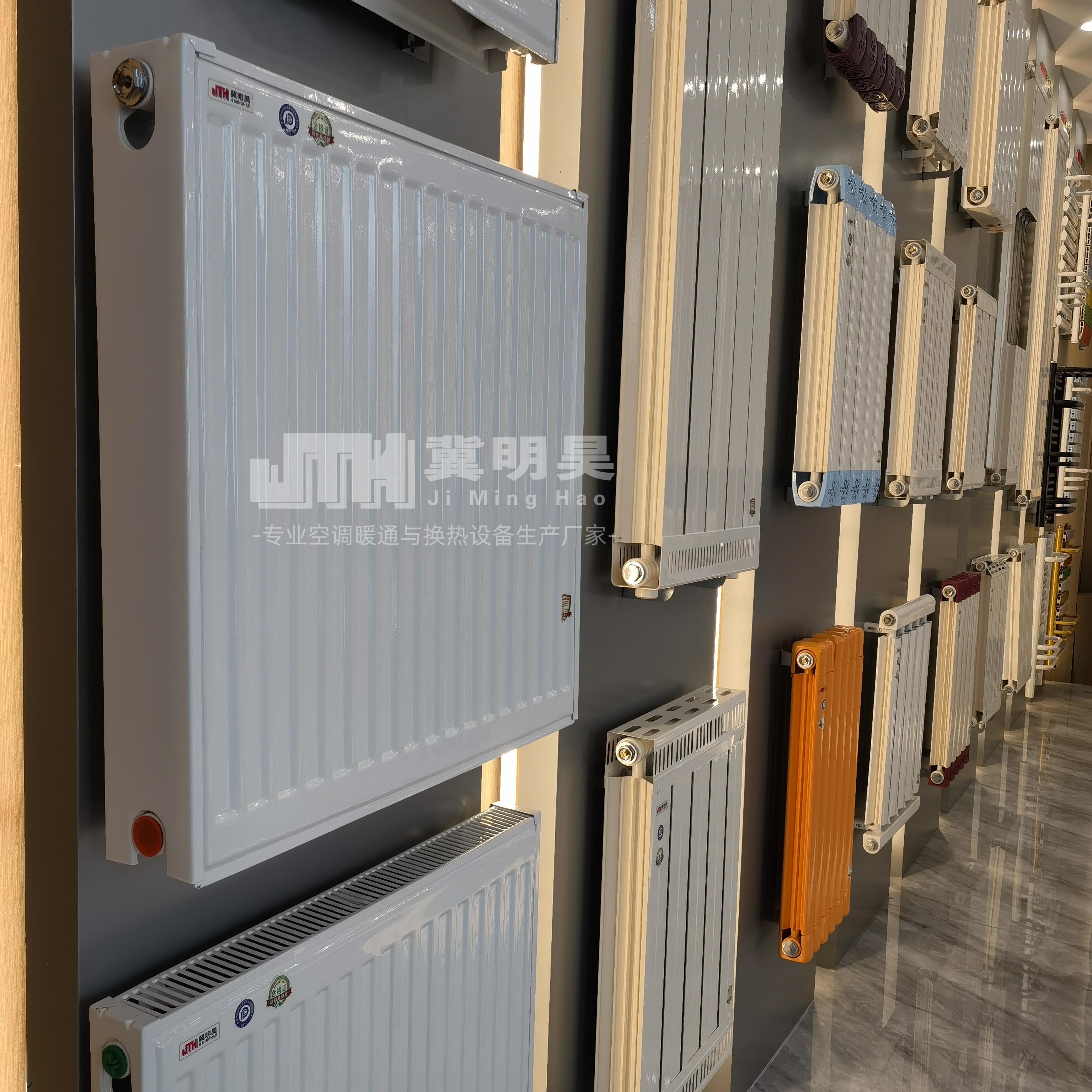 板式暖气片 在寒冷的冬日里,板式暖气片成为了许多家庭温暖的首选