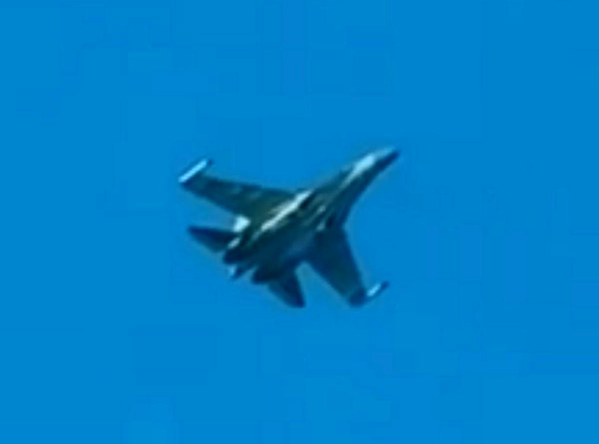 在的波涛汹涌中,的挑衅行为竟然在的强硬回应下戛然而止