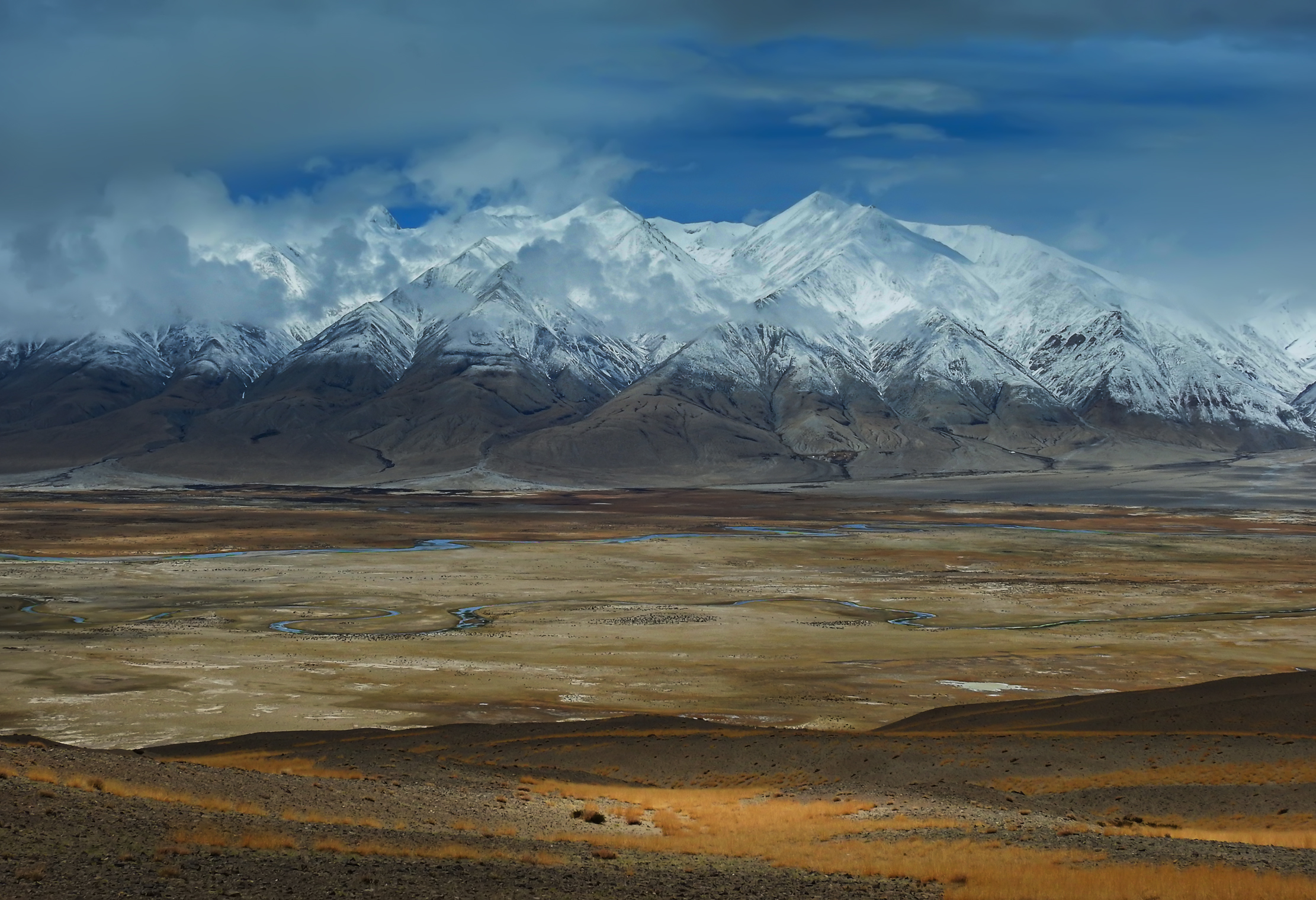 过巴尔兵站,沿219向西进入日土县.219国道沿线风光美不胜收!