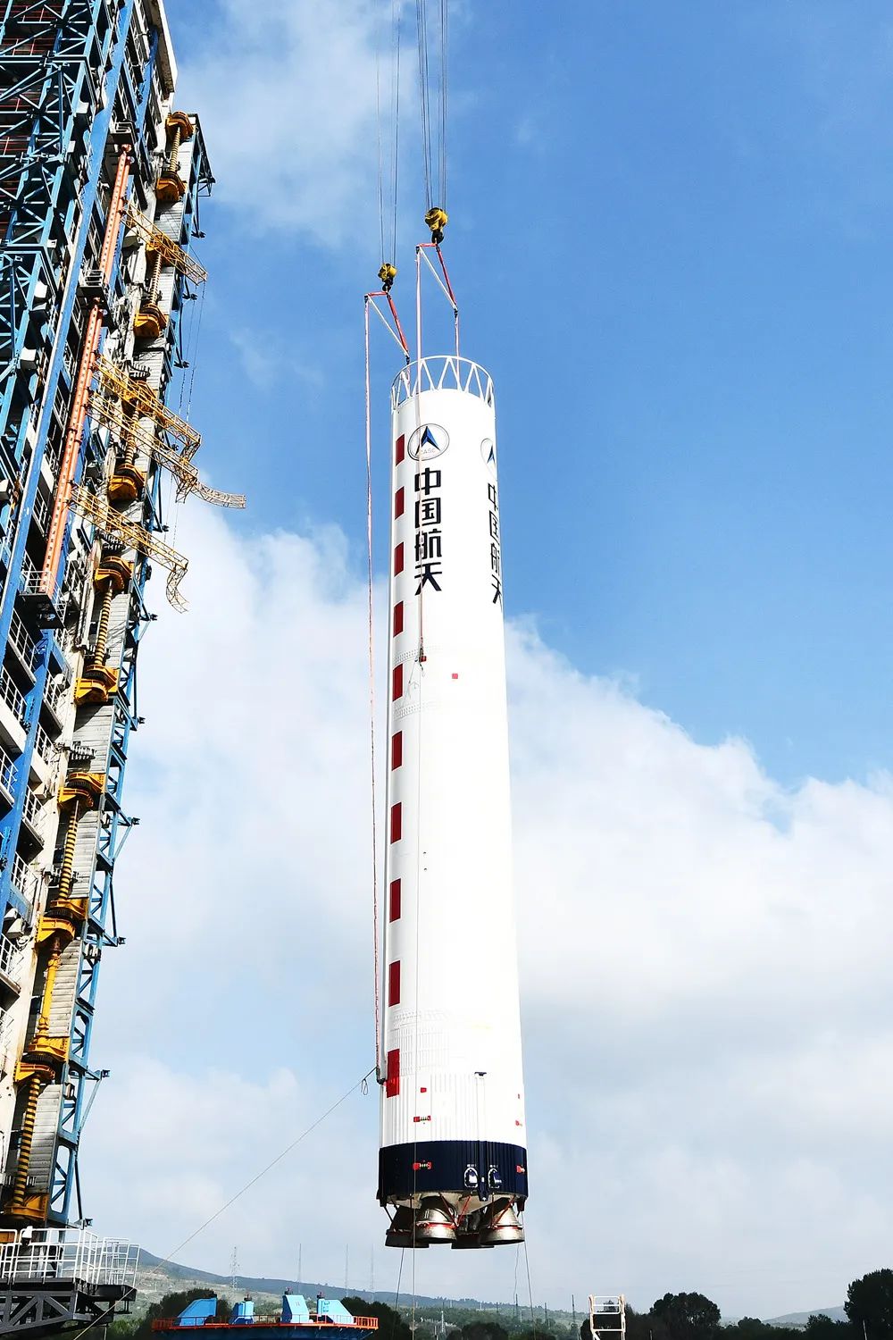 03,在太原发射场9号工位,"长征四号乙"五十八运载火箭搭载"高分十一号