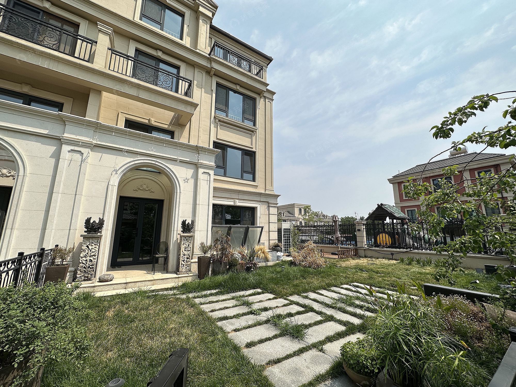 燕山脚下,京密引水渠北侧,背山面水的山水别墅,在这里,每一刻都享受