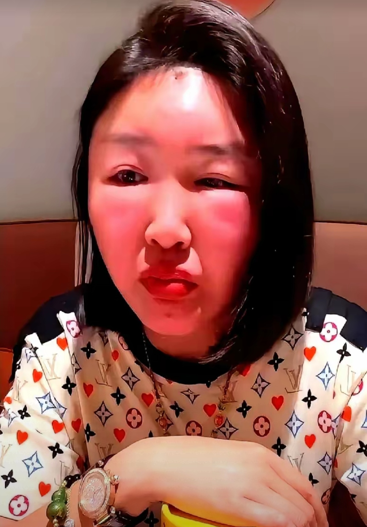 孤身北上找魏三讲道理.这个娘们有点虎?