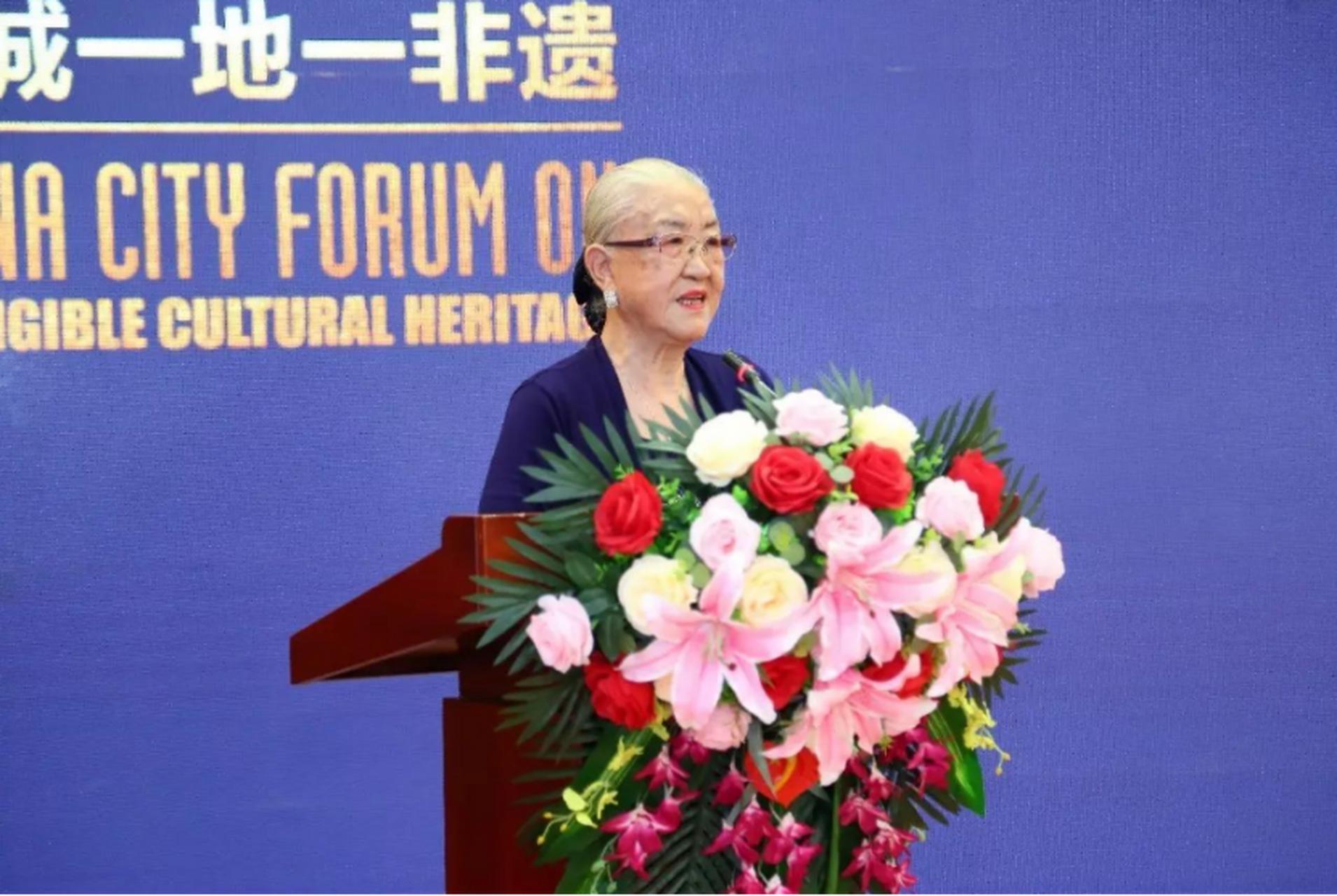 1986年,开国元勋耿飚的长女耿莹遭遇人生巨变