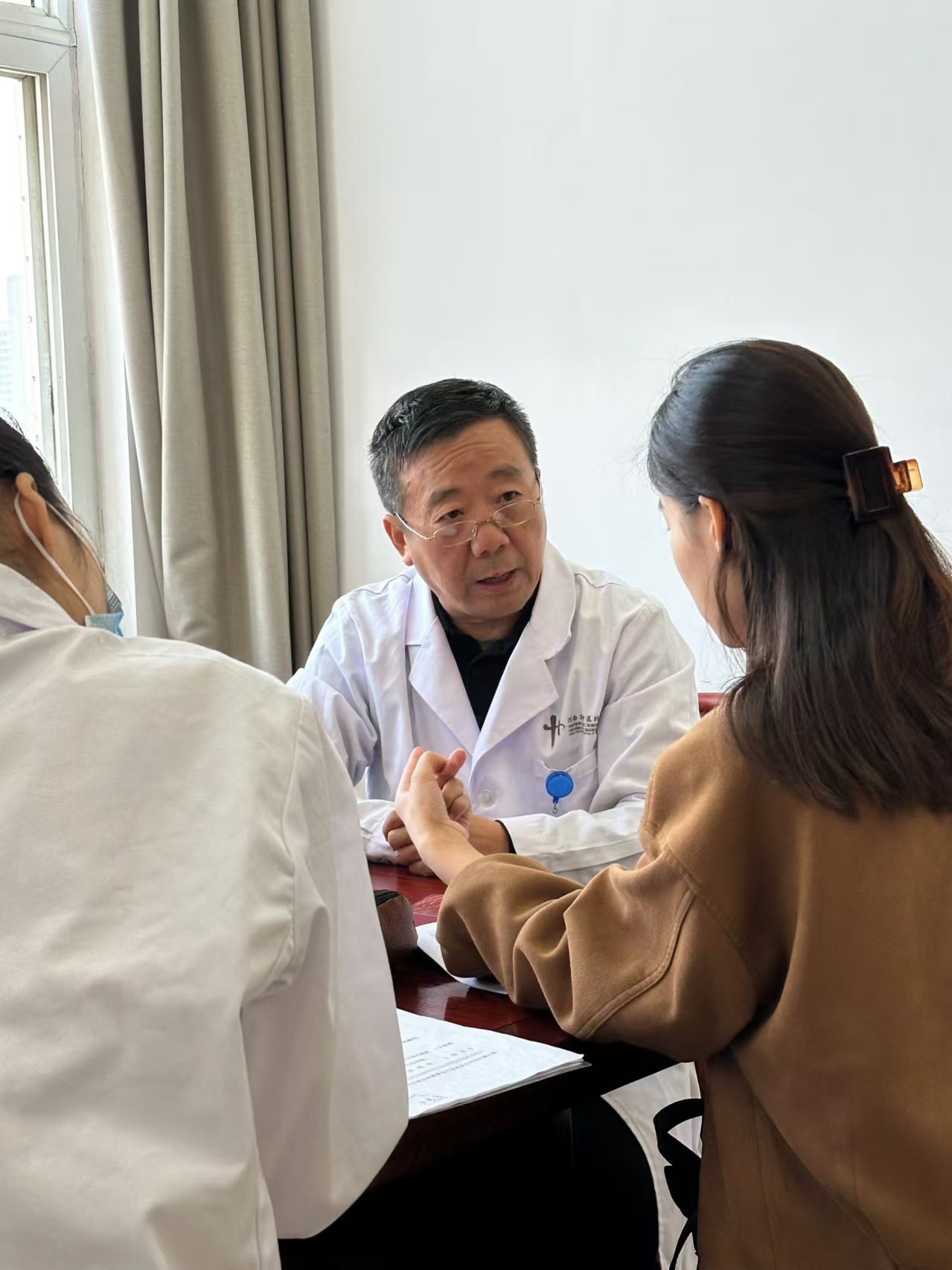 包含北京中医医院柴嵩岩知名专家团队成员专业代运作住院的词条