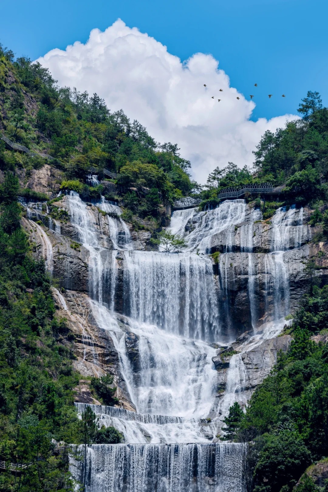 跟随着徐霞客的脚步,我们来到了天台山 这座充满灵气的宝藏小城