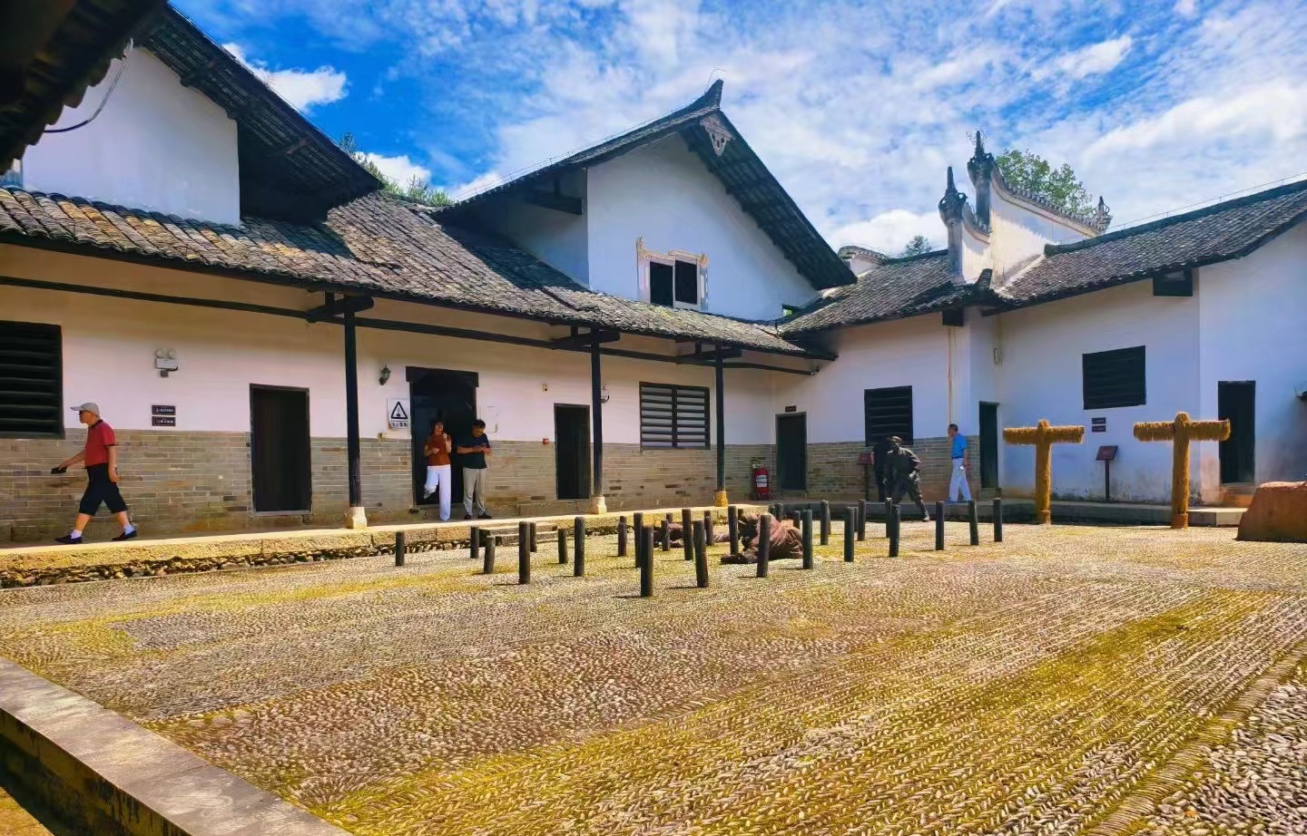 红色文化湖南浏阳苏维埃政府旧址锦绶堂旅游  地址:位于湖南省长沙市