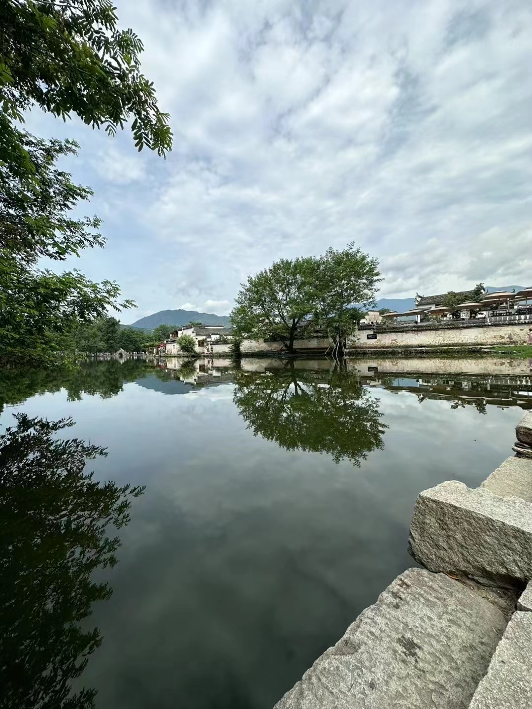 黄山水墨宏村简介图片