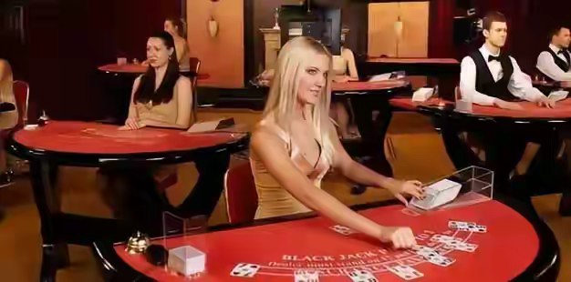 "澳门有趣的地方在于:如果你在赌场赢了2000万,想要立刻离开,当然可以