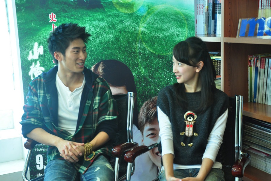 2010年,影坛新人周冬雨在张艺谋执导的电影《山楂树之恋》中扮演女