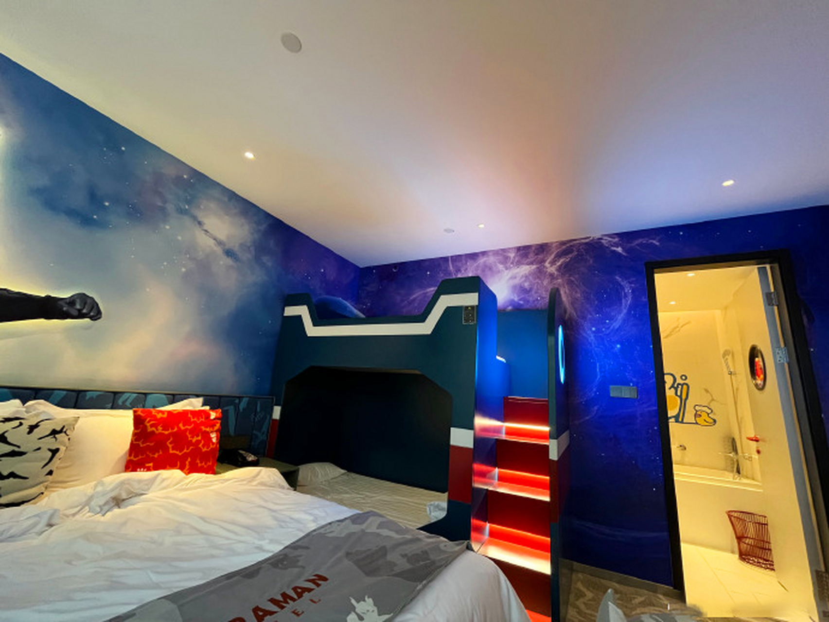 奥特曼主题房间,大家有住过没有呢#奥特曼# #动态连更挑战# #奥特曼