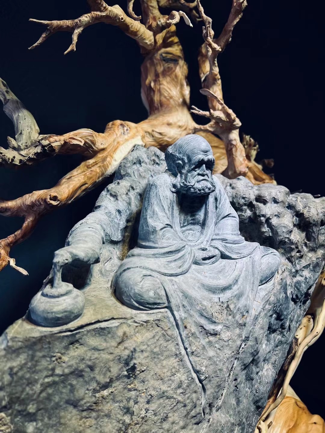 崖柏根抱石木雕达摩根雕工艺品招财摆件