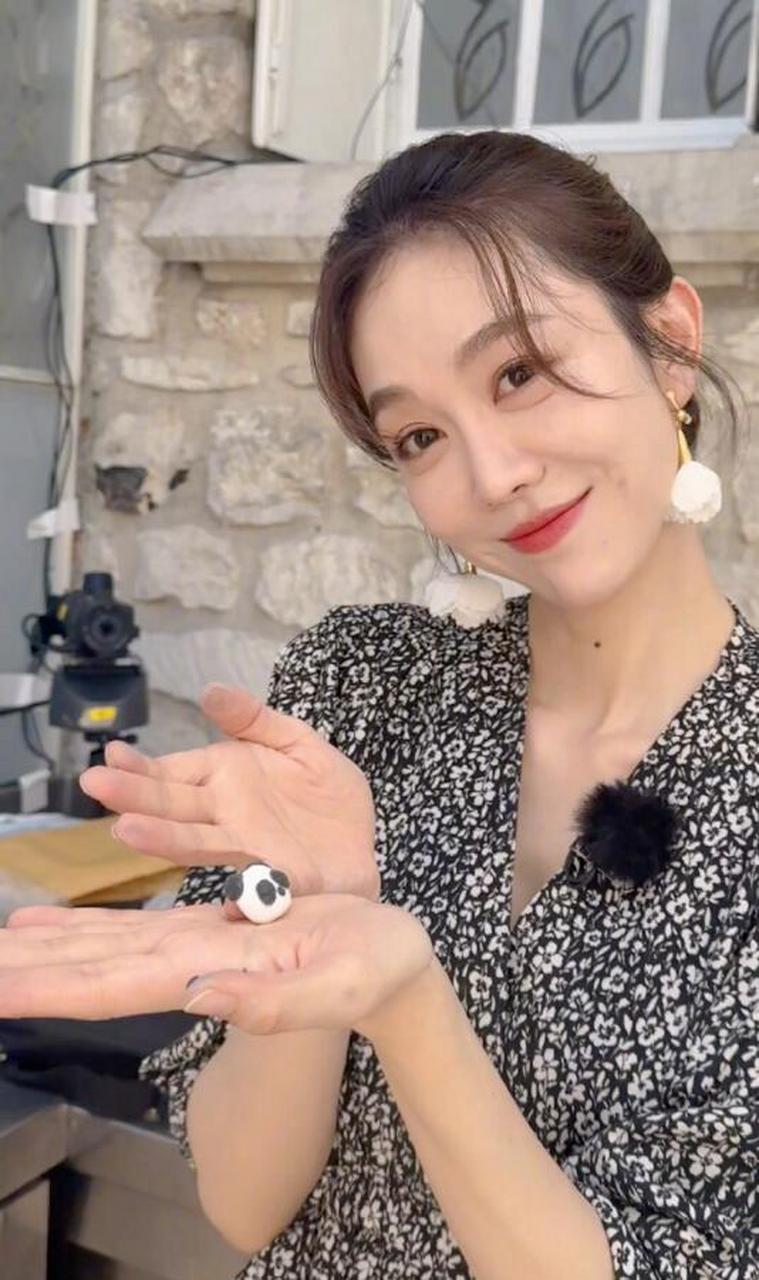 原来姜妍已经结婚啦!