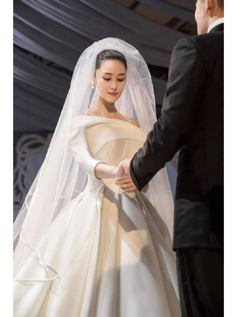 张馨予结婚的婚纱真的好美,女明星的天花板