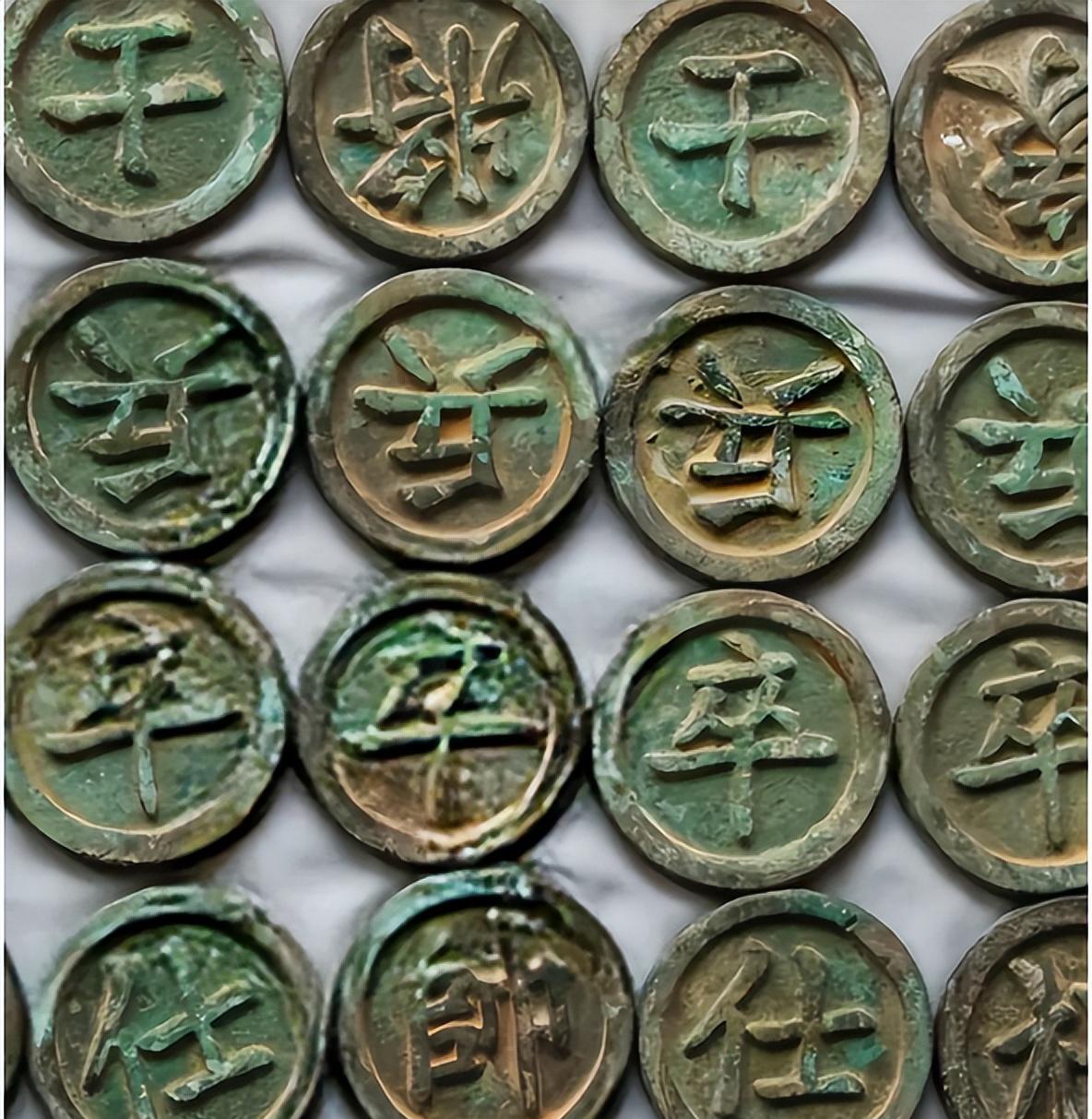 农民宅基地挖出北宋精致象棋,瞬间成 "香饽饽"