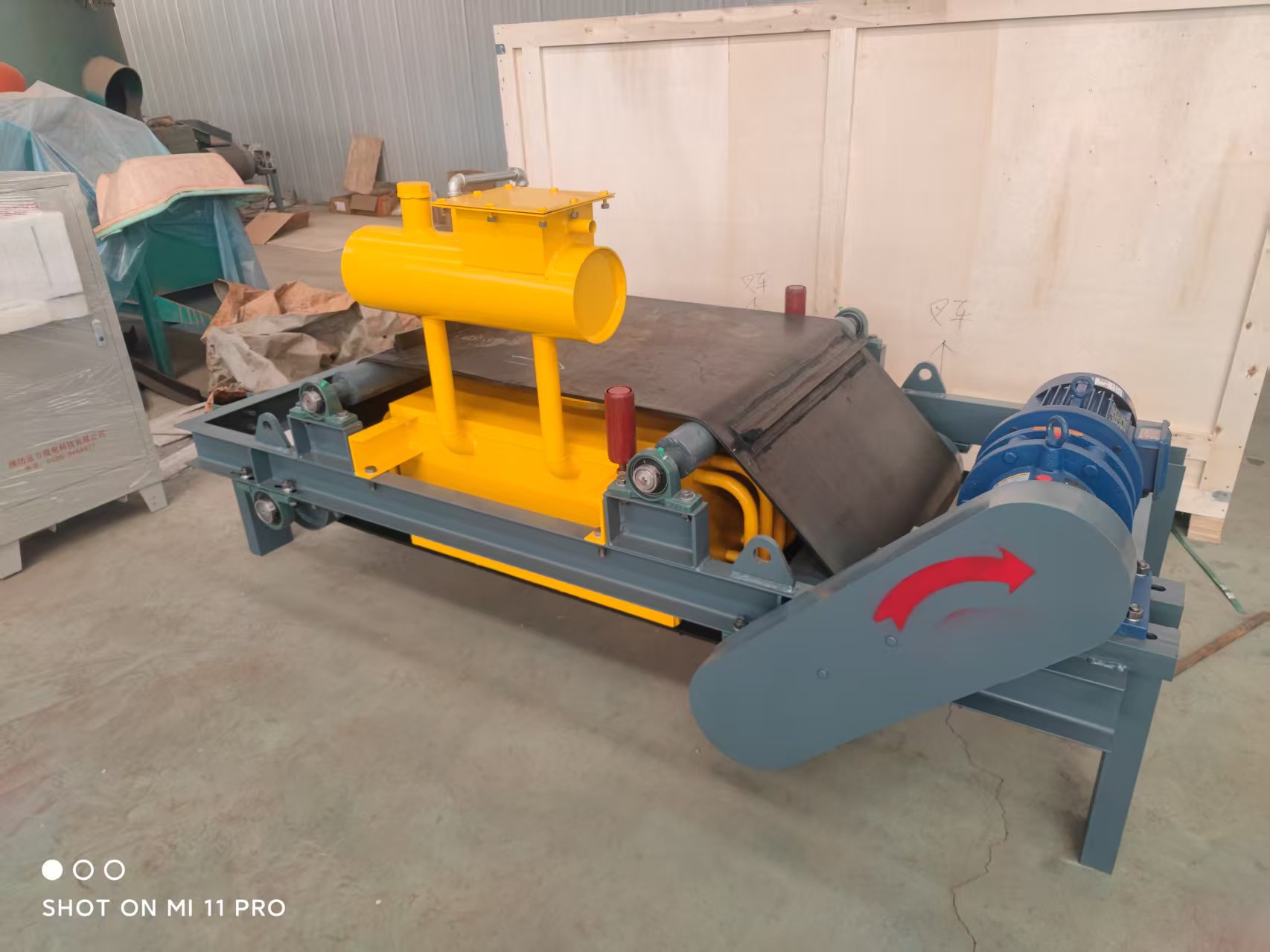 钢渣油冷电磁自卸式除铁器,皮带自动除铁器高效除铁卸铁工作流程