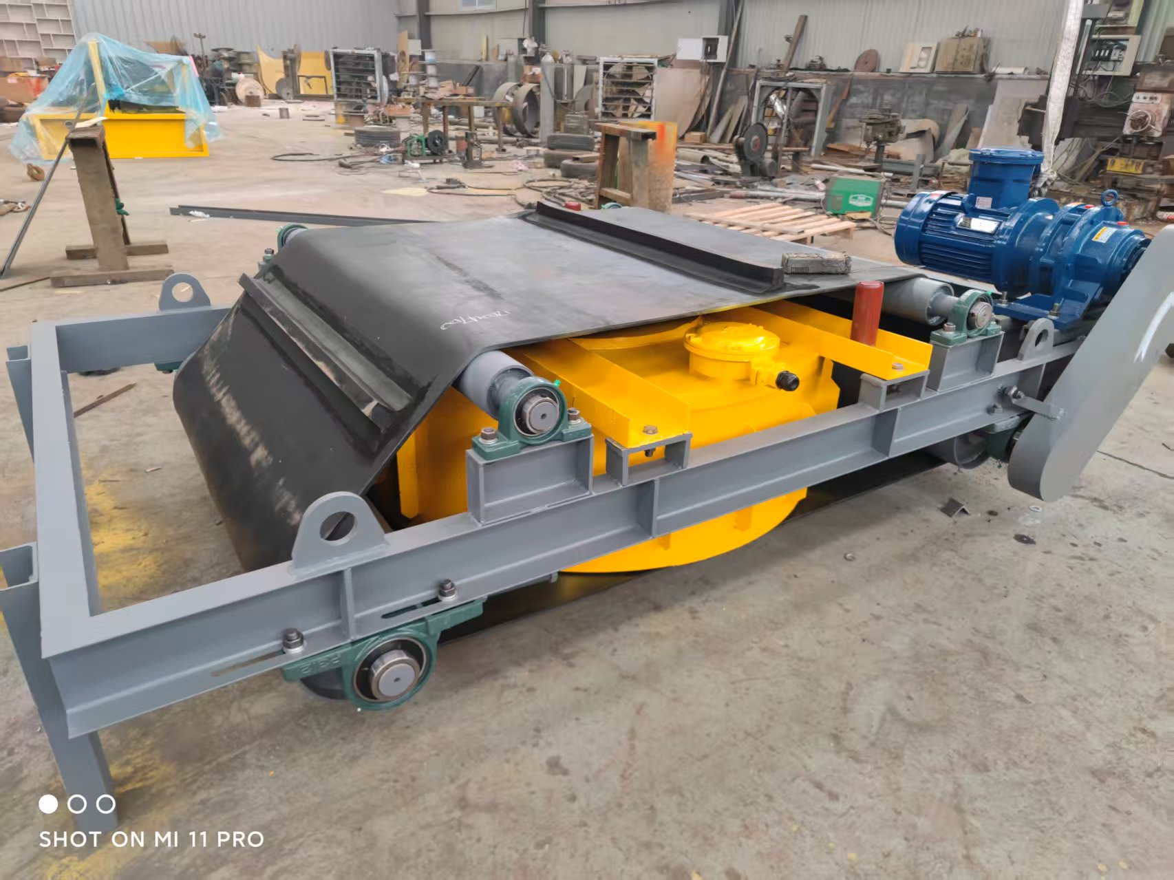 电厂用电磁自卸式除铁器如何除铁,输煤系统专用皮带自动除铁器