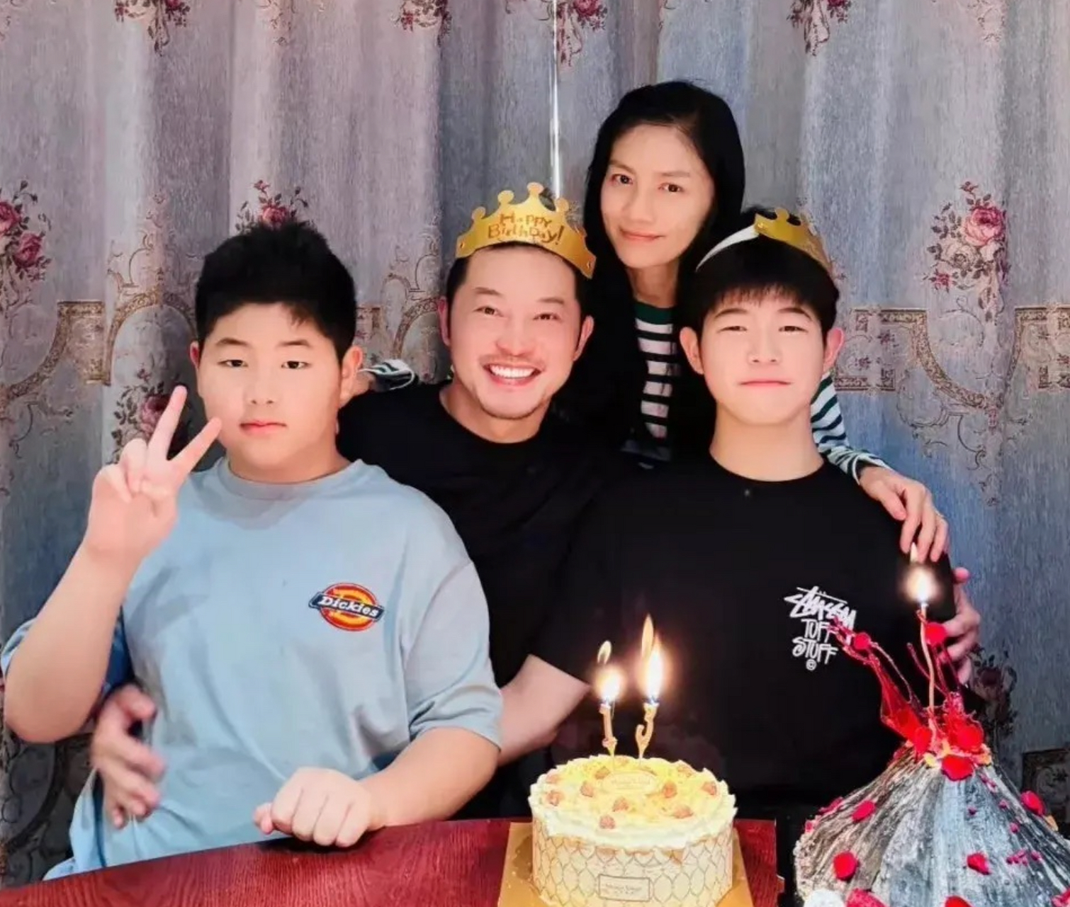 "  虽然沙溢和胡可都是大明星,但是,生活还是非常有