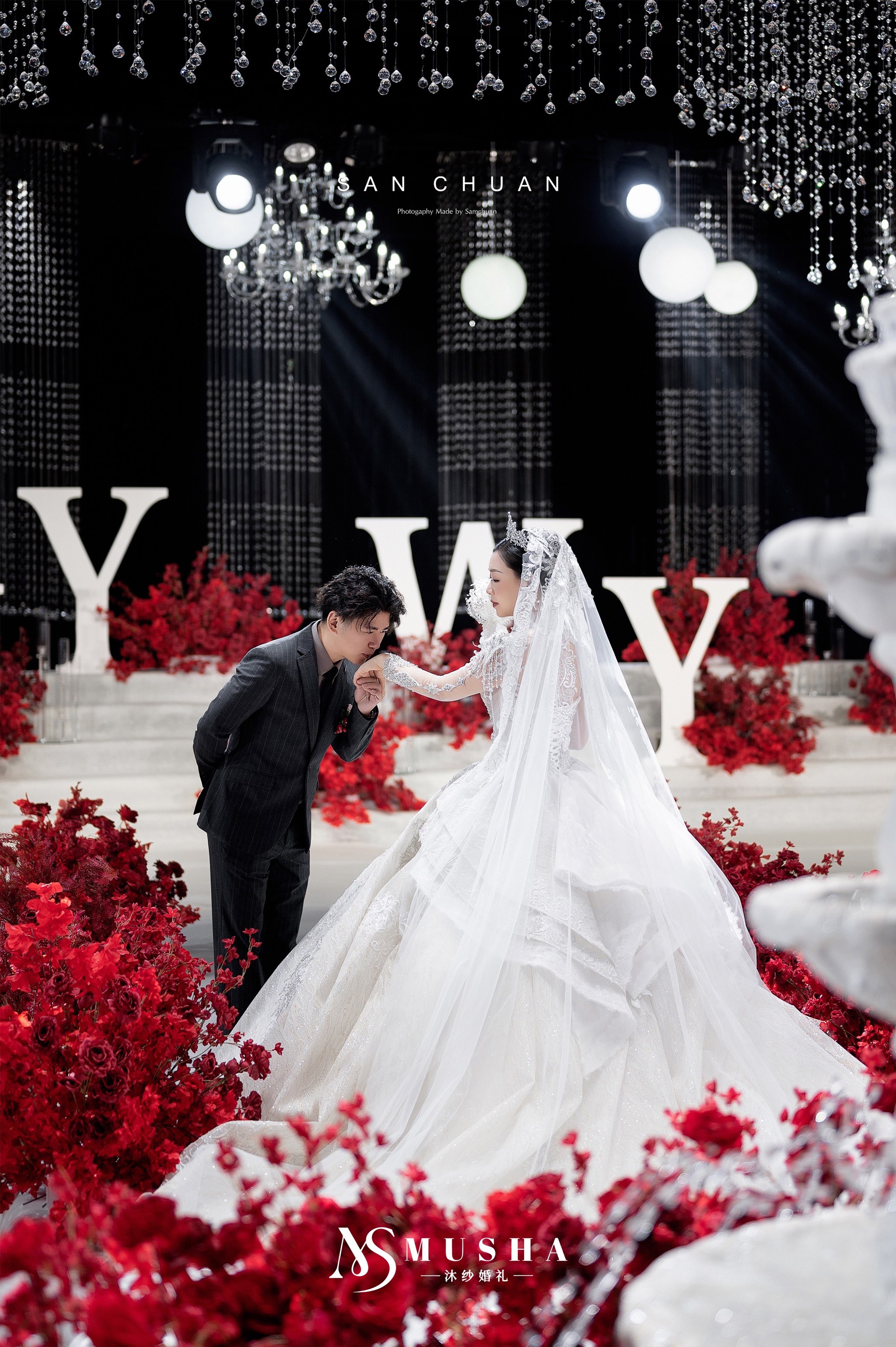 多地宣布发钱奖励结婚# 当 "催婚红包" 遇上现