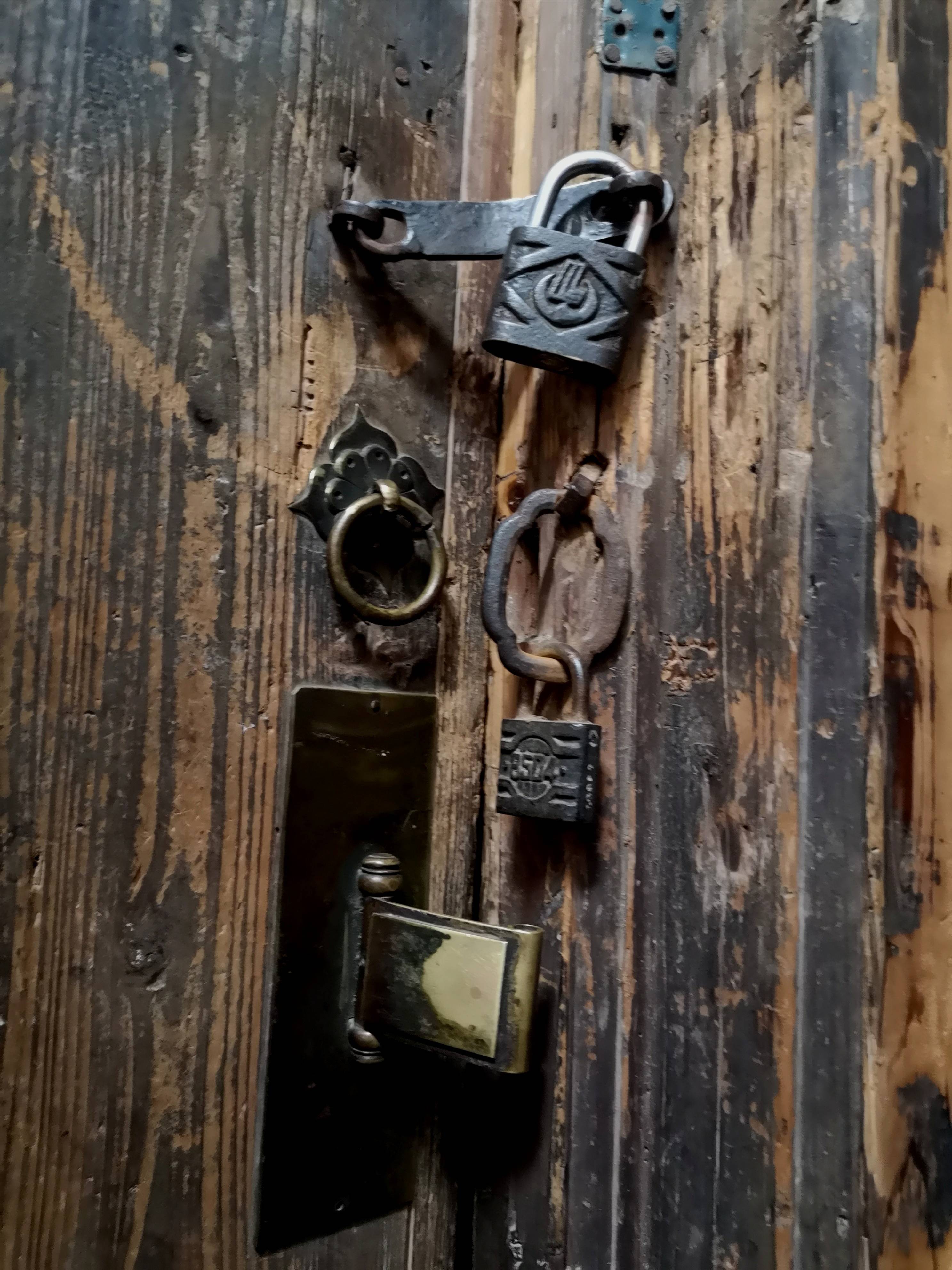 上海多个小区门禁集体失效# 钥匙在手,安全我有!