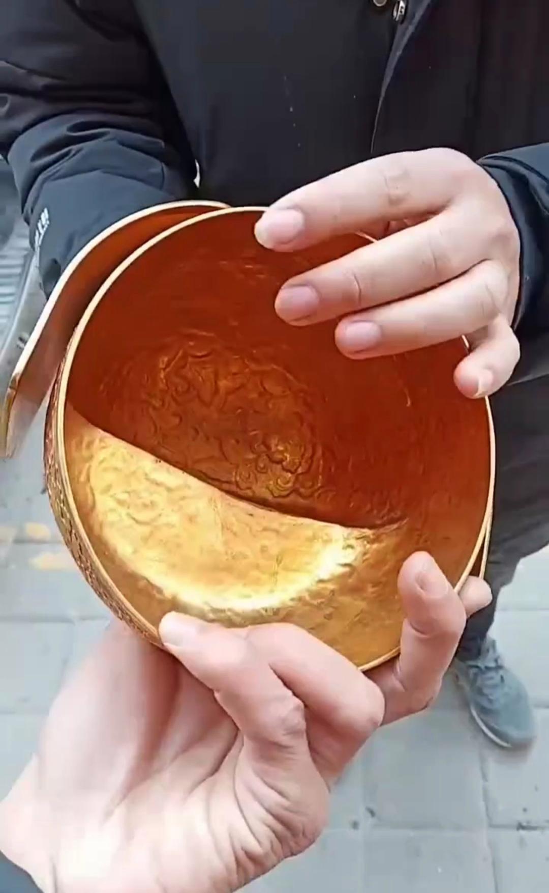 大爷说这帽子是朱元璋戴过的咱瞅着实在难辨真假
