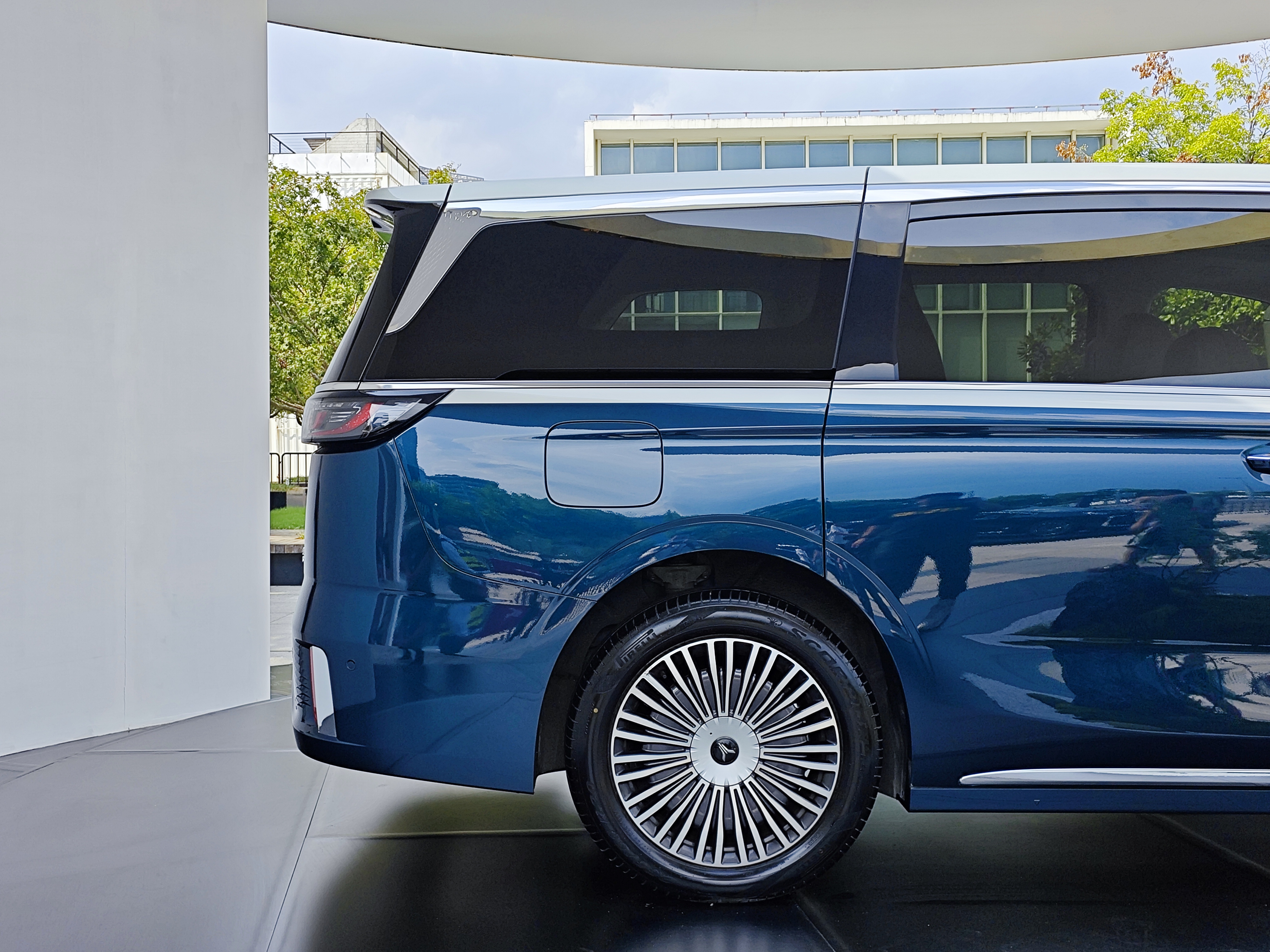 岚图梦想家已经获得多月的新能源 mpv 新能源品类的销量冠军,目前