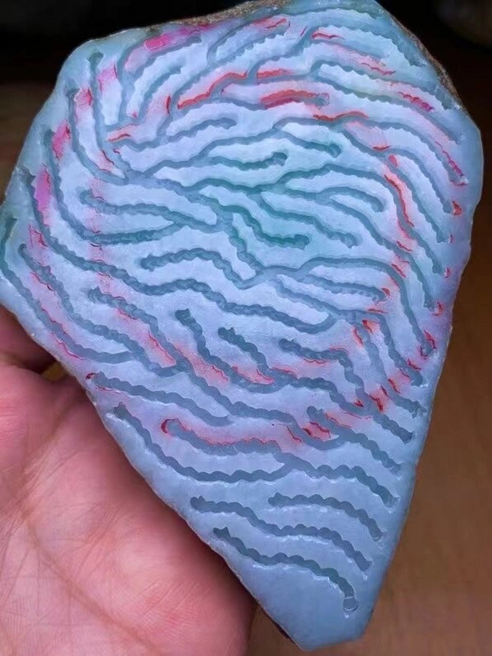 点击头像看直播# #翡翠原石#翡翠原石裂纹也有它的分类.