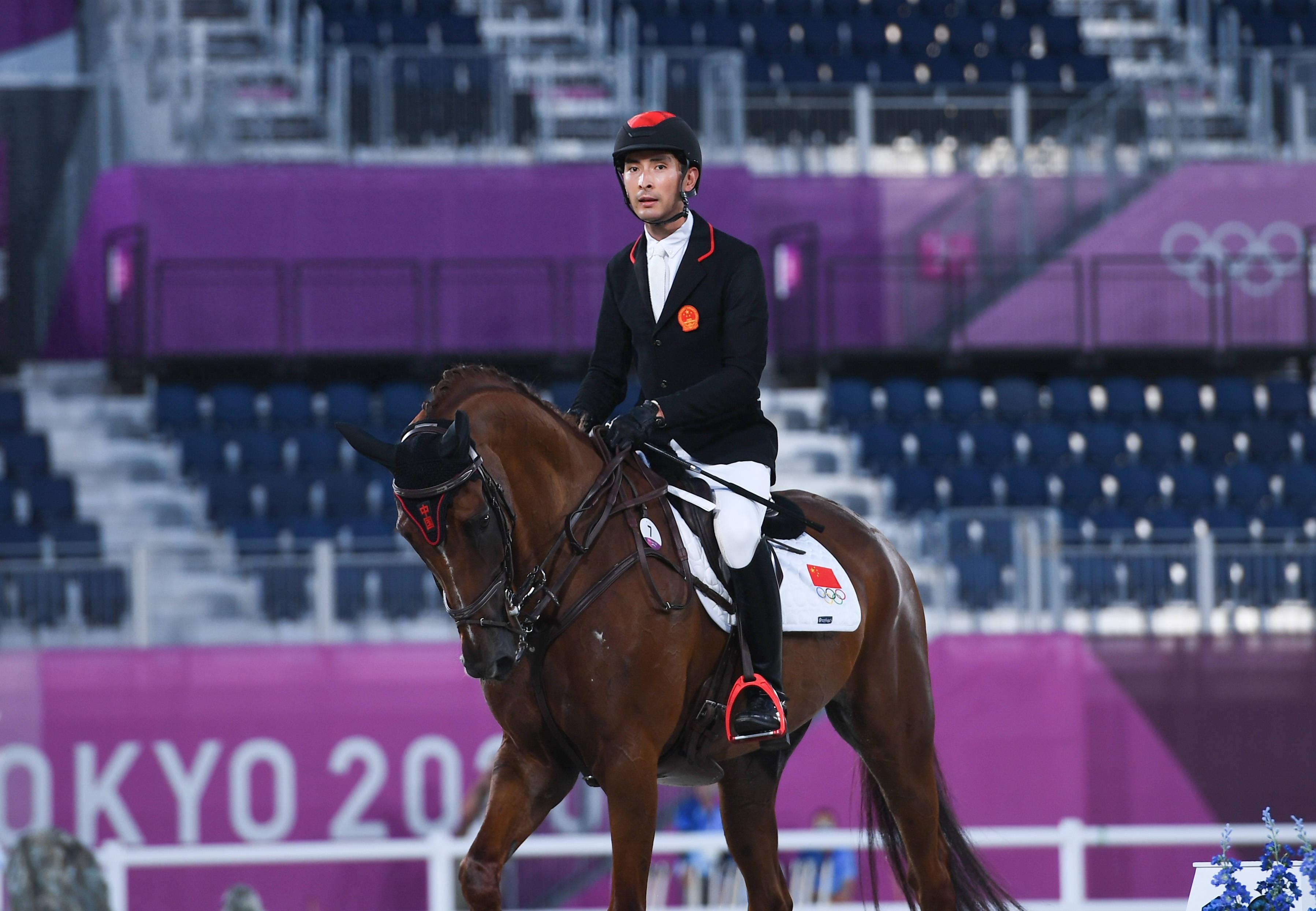 中国国家马术队资格名单近日公布,华天,孙华东两位运动员以及四匹马匹