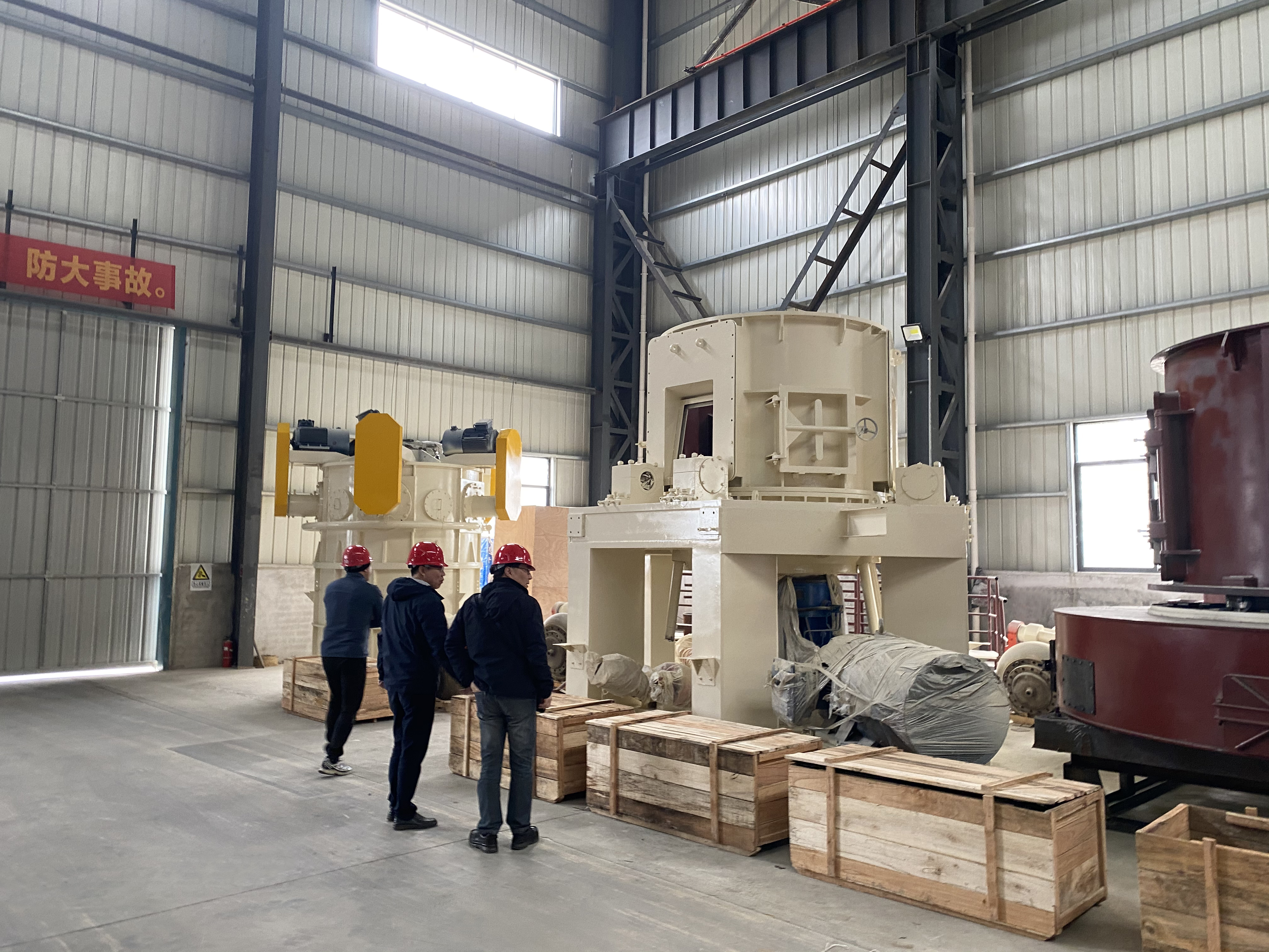 立式磨粉机#助力矿渣资源化与环保发展 矿渣的堆存不仅占用土地,还