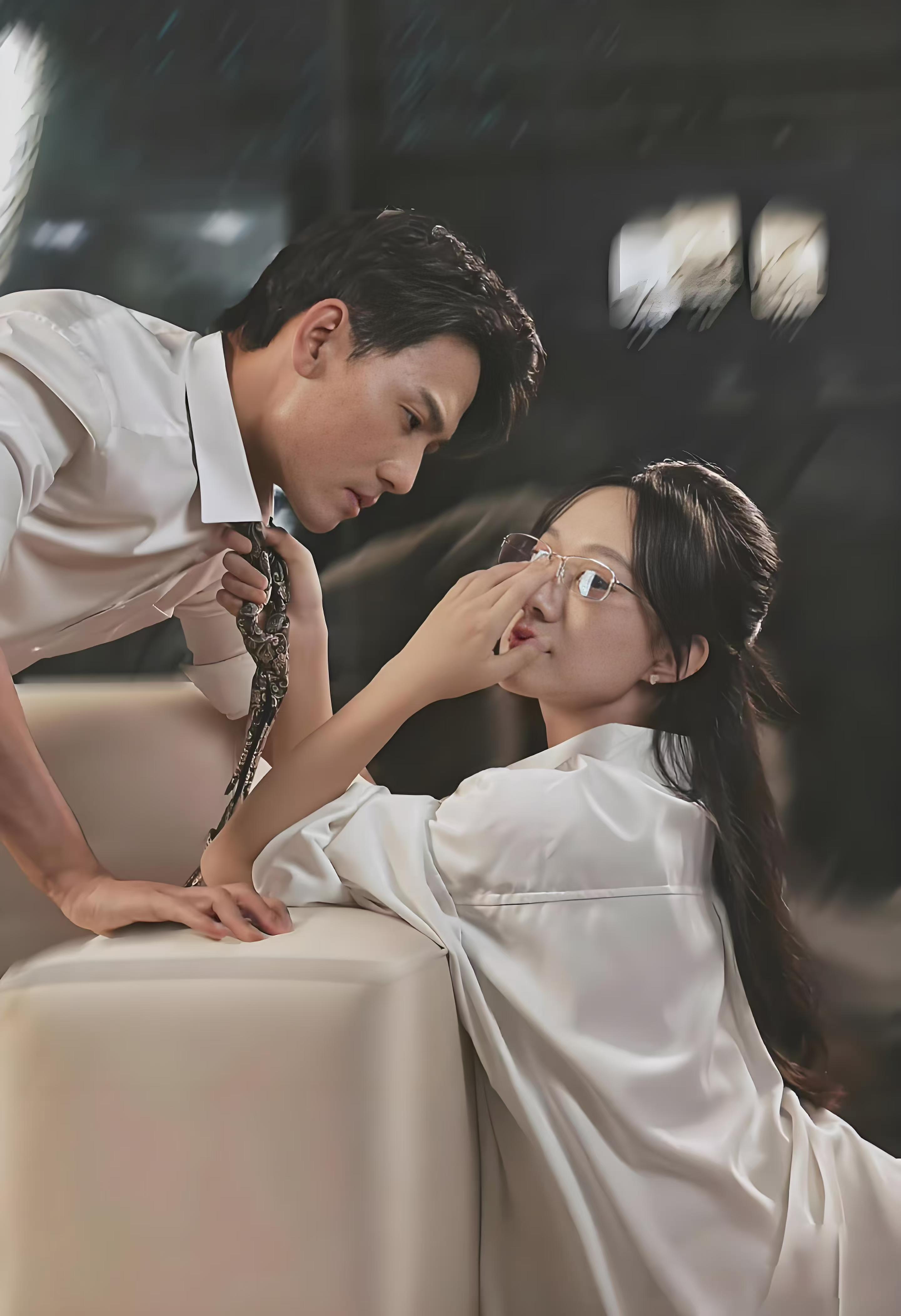 《被谢医生拒绝加好友99次》:在这部剧中,侯呈玥