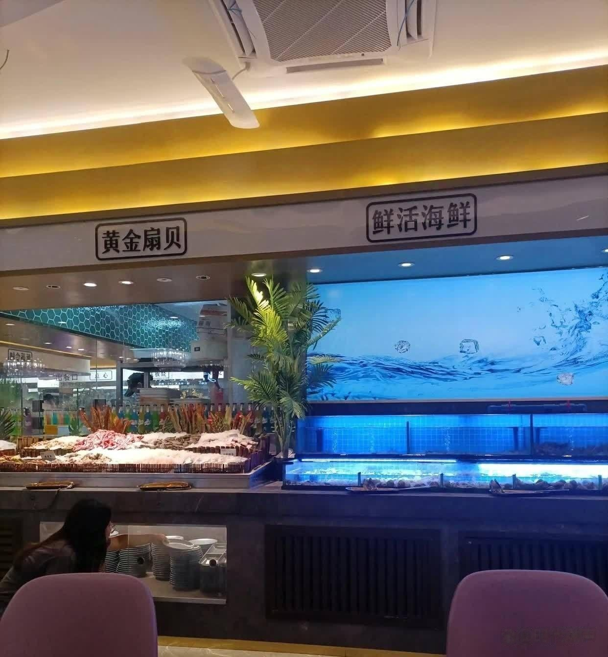 娃大一开学前夕,我还在纠结一个月给他1500生活费还
