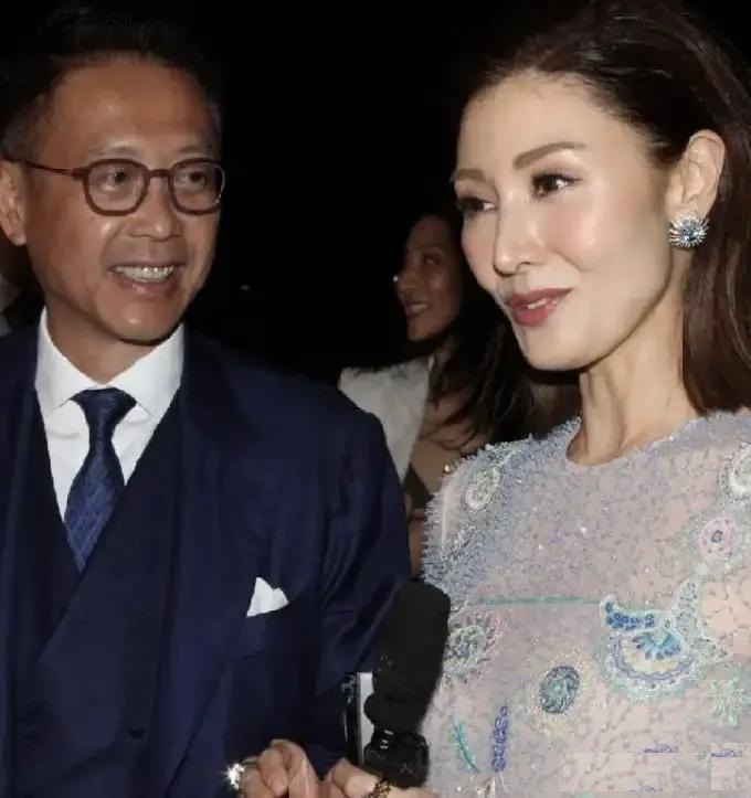 2008年,李嘉欣和许晋亨的婚礼可谓是轰动一时,然而在这场盛大的婚礼