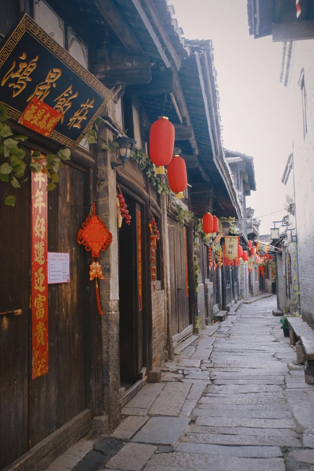 导航:安义古村游客中心 车程:南昌出发40分钟 门票:80r 摆渡车15r/人