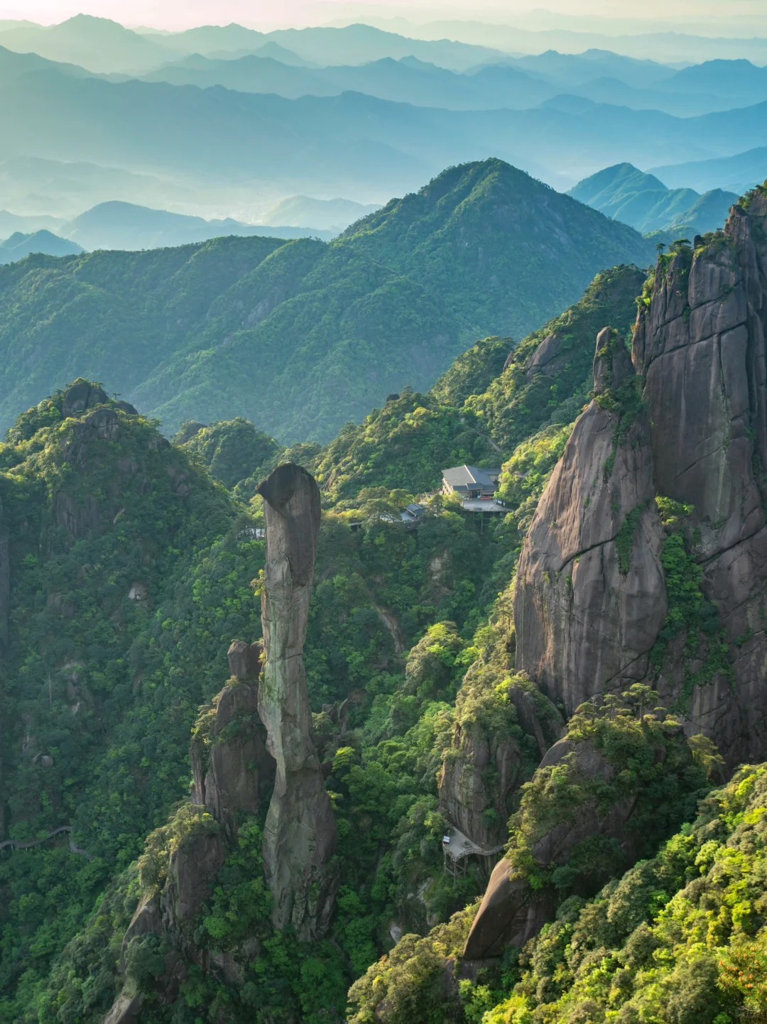 江西十大 高峰山峰 组成全景相关图片5