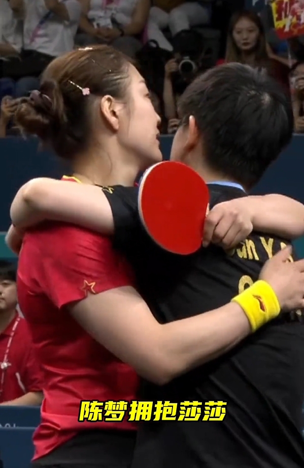 巴黎奥运会乒乓球女单决赛,中国队的孙颖莎与陈梦会师,经过6局大战,陈