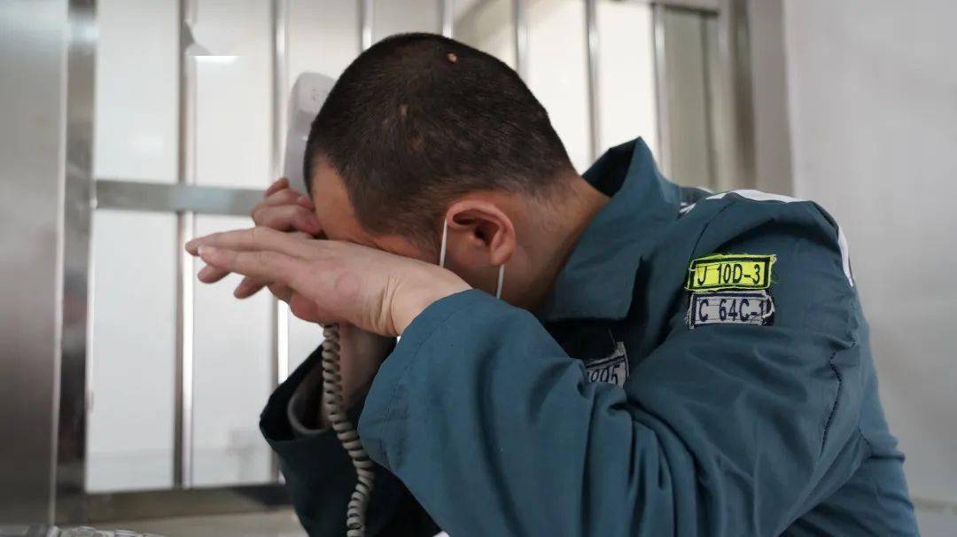 电话服刑人员亲情电话服刑人员打电话服刑人员服刑人员照片监狱打电话