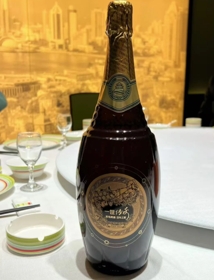 青岛啤酒最近整了个大活