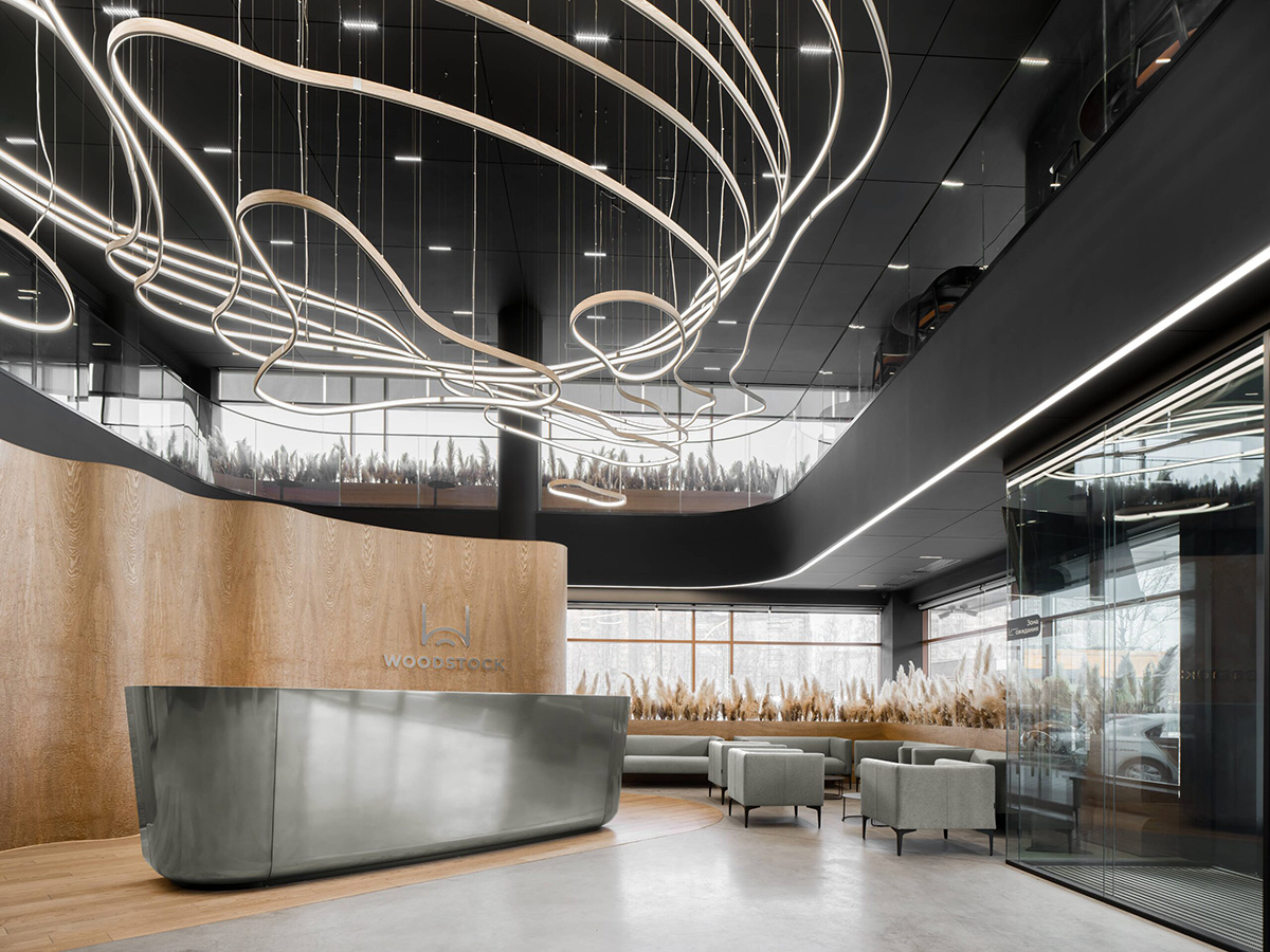 室:两间呈合并在一起的圆形;一椭圆形展厅吊顶展厅椭圆形屋顶吊顶造型