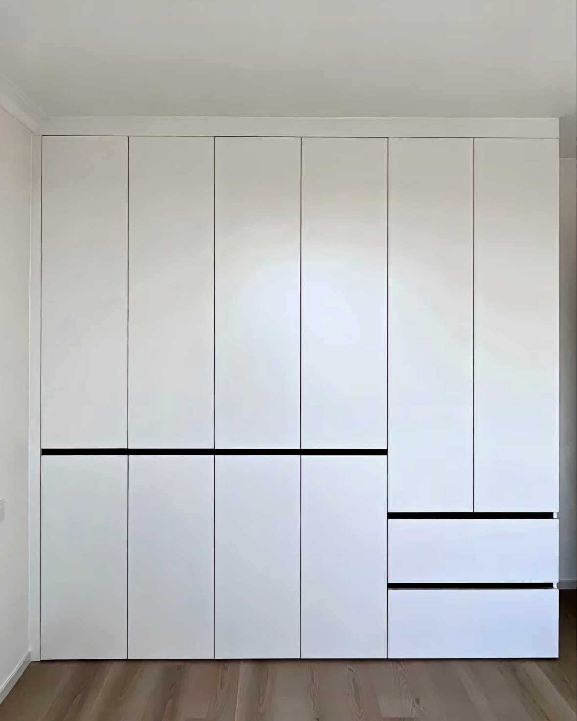 谁说只有一门到顶才高级,分段式衣柜,省钱,好看,还能做无把手!