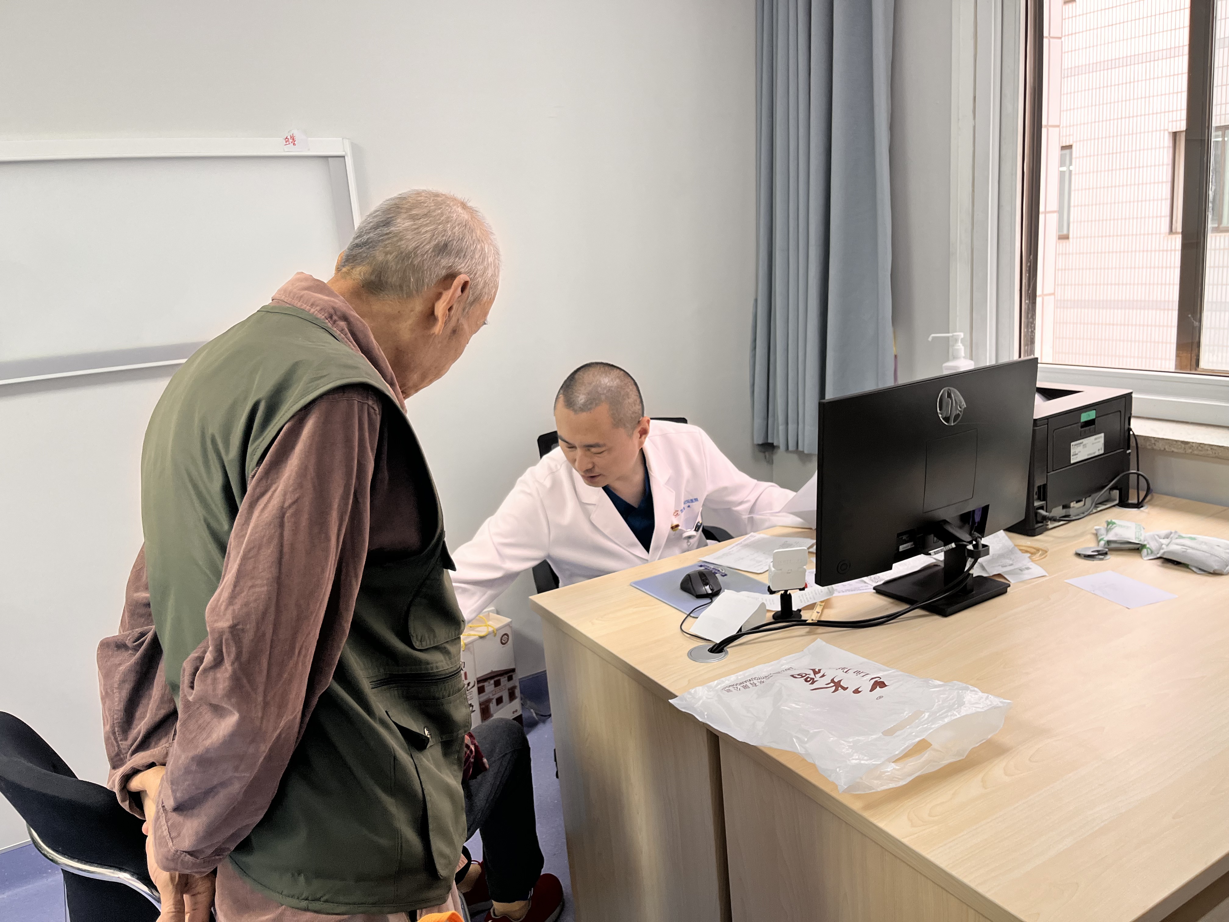 北京宣武醫(yī)院、護(hù)士全程協(xié)助陪同掛號跑腿，解決您的掛號看病難問題的簡單介紹