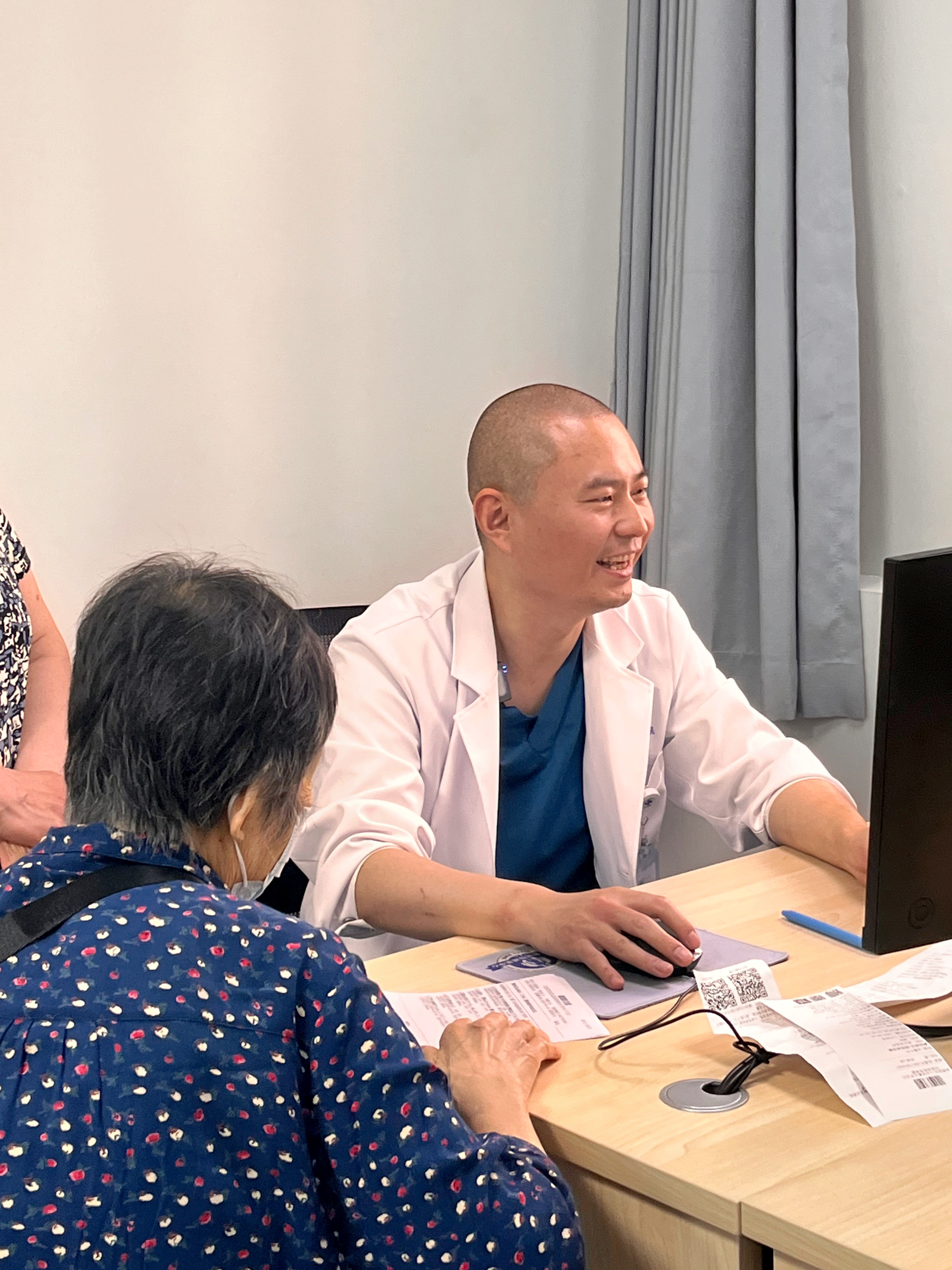 包含北京中醫醫院張炳厚知名專家團隊成員跑腿掛號，先掛號后付費的詞條