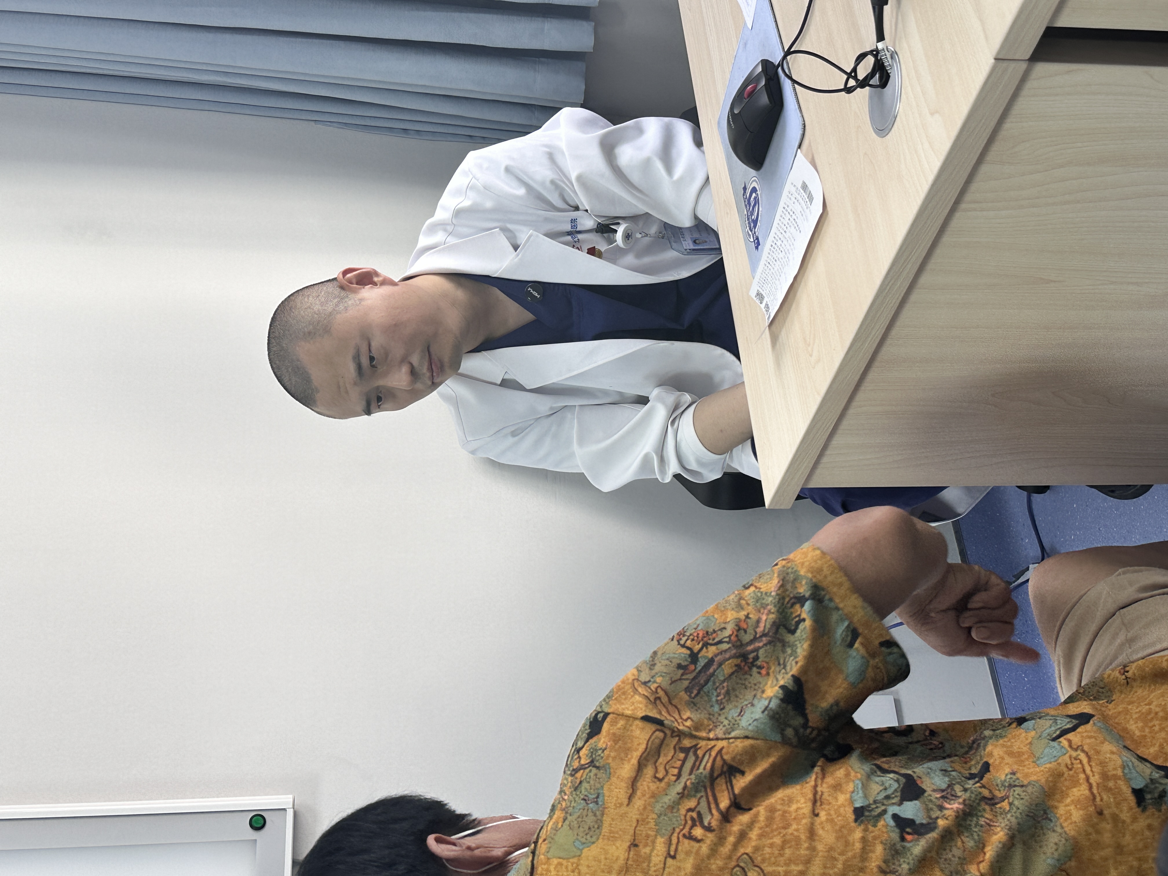 关于北京中医医院张炳厚知名专家团队成员挂号号贩子实力办事的信息