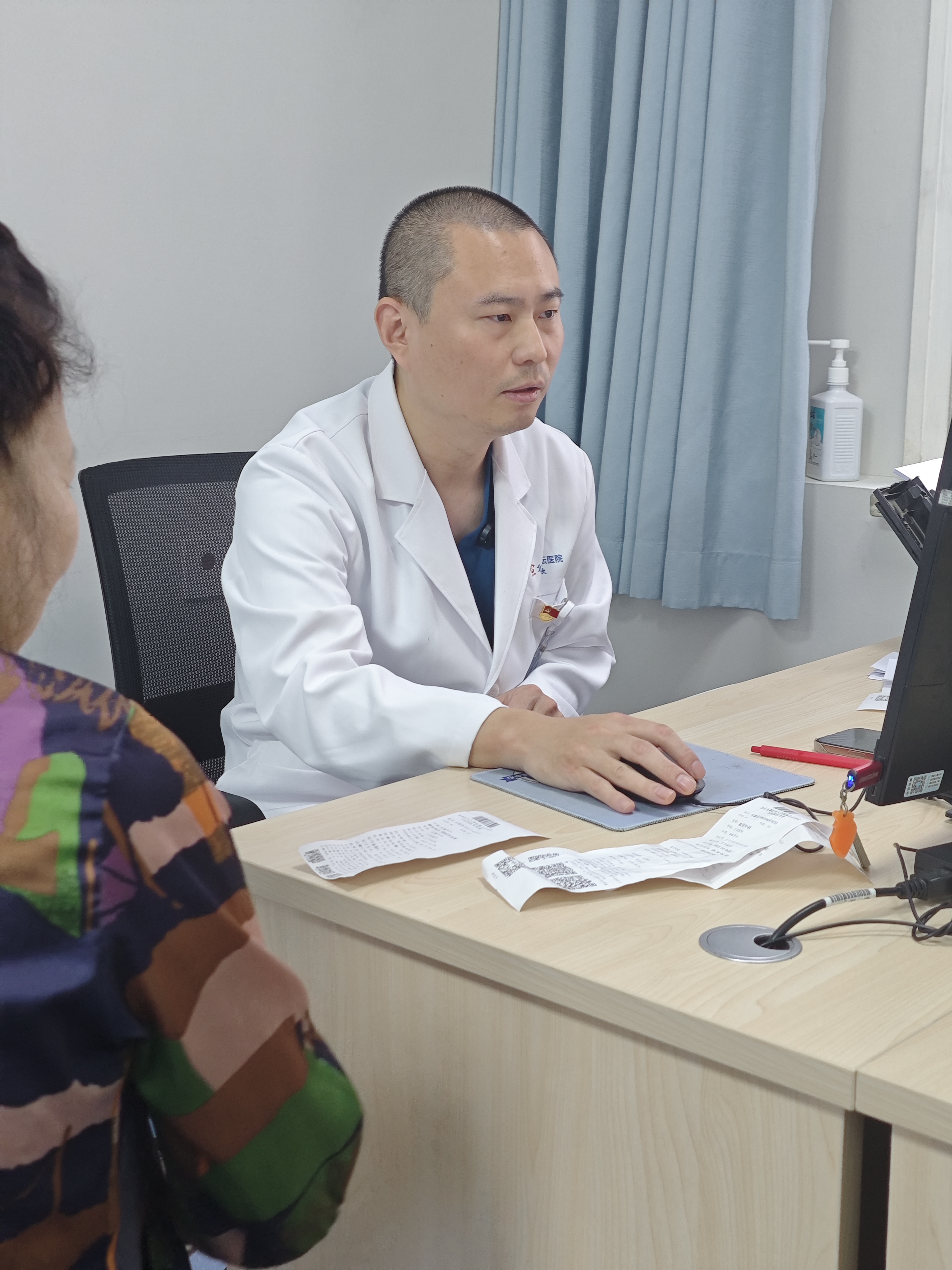 包含東方醫院代掛專家號加代問診院內雜事全程包辦，不用自己費心的詞條