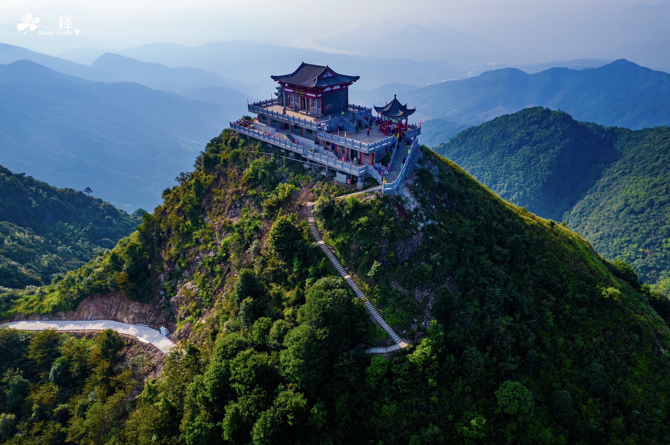 就环境而言,福建的山里是最接近农村生活