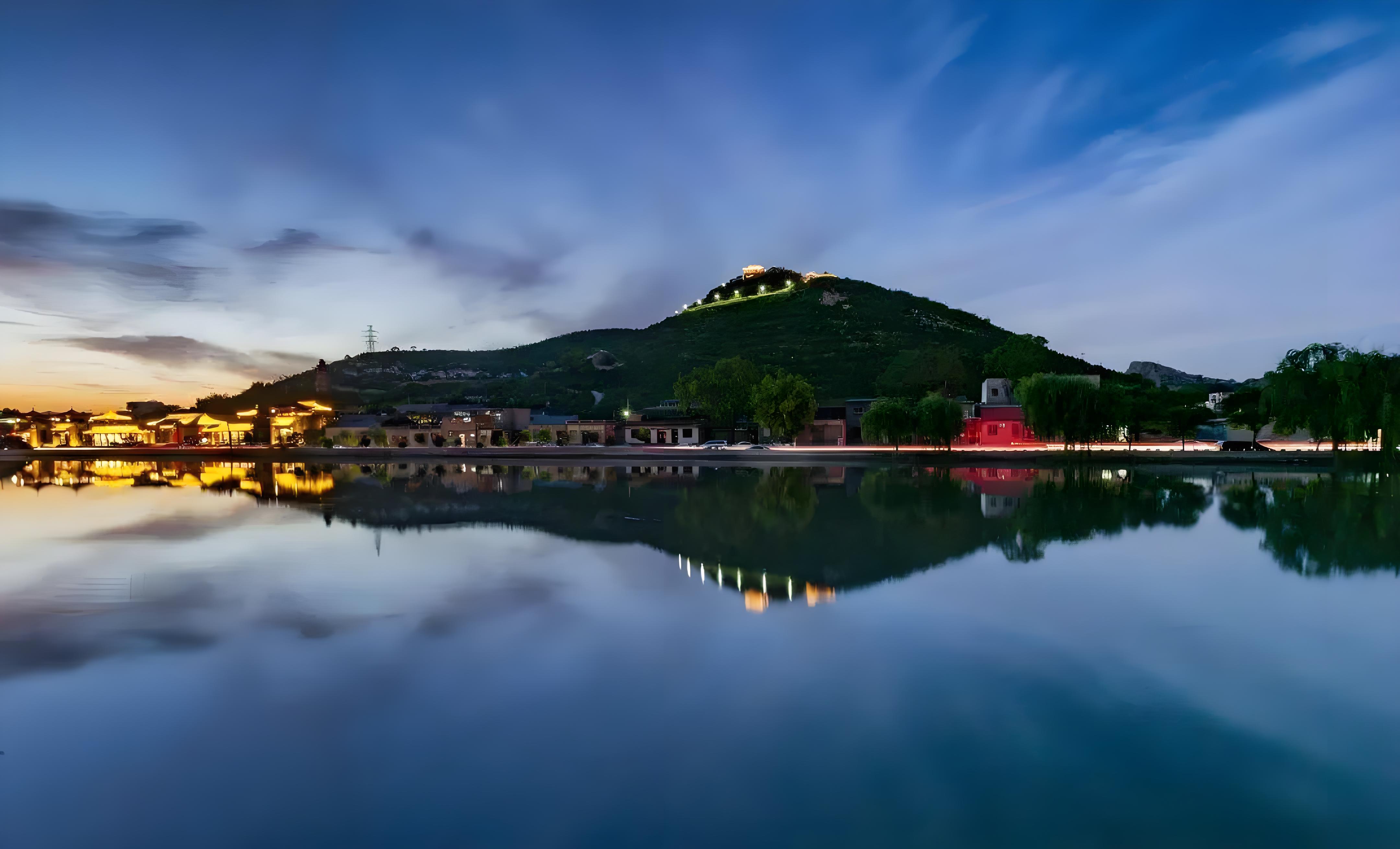 峰峰矿区的名称来源于峰峰村,该村因鼓山有两座山峰而得名.